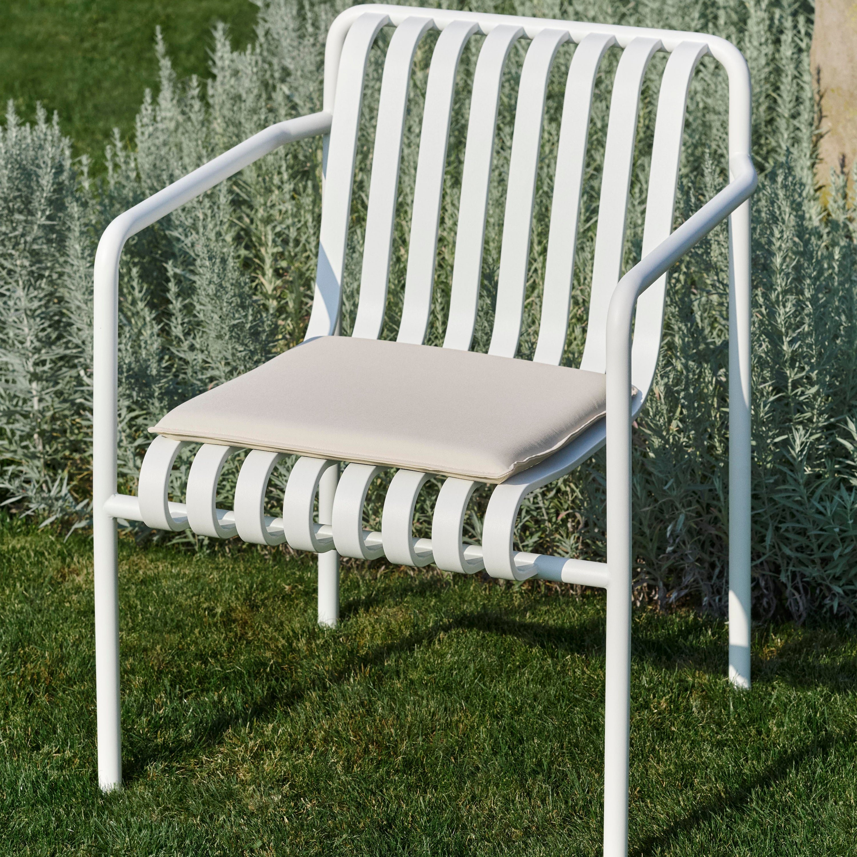 HAY Palissade Tuinstoel - Crème Wit