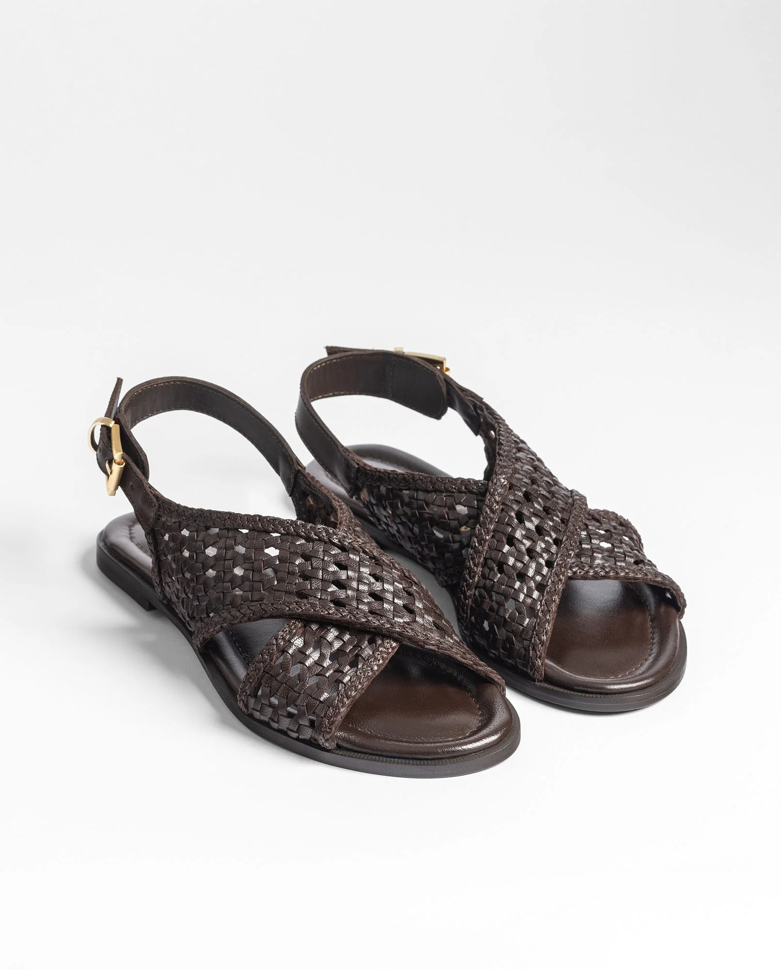 Sandalia plana CRES-252 marrón oscuro