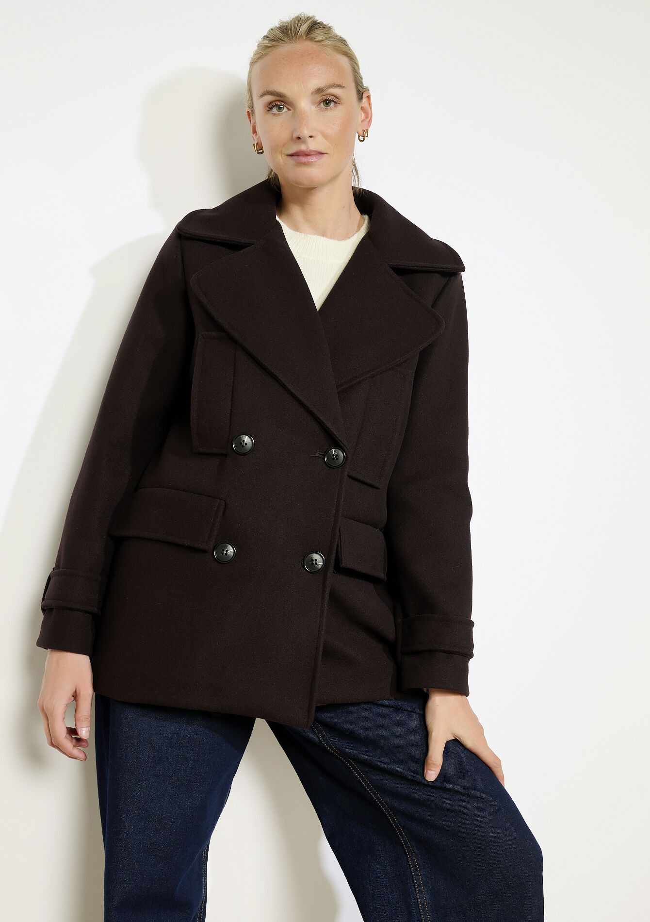 Double-breasted mantel