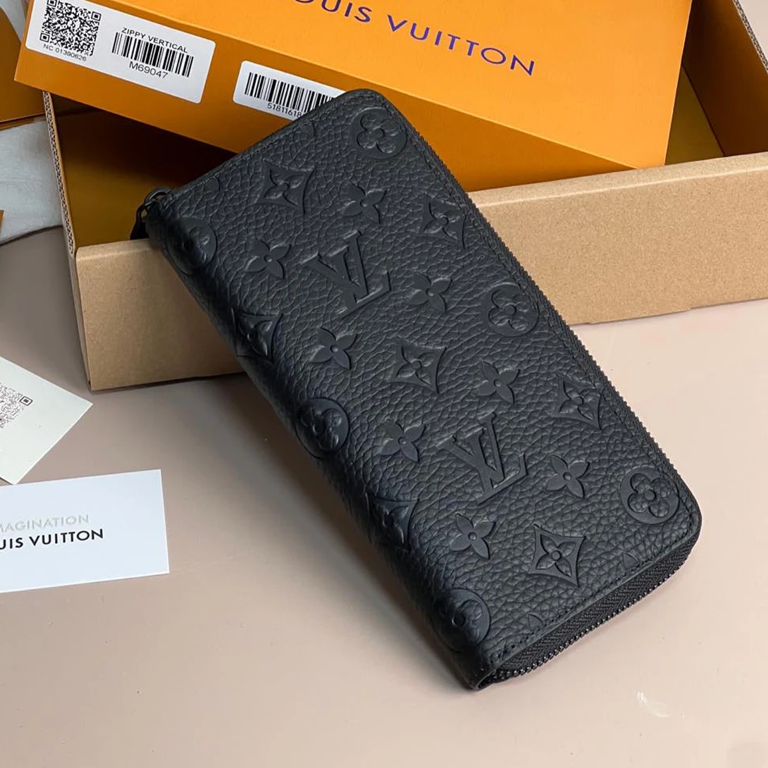 Louis Vuitton LV  Zippy Wallet