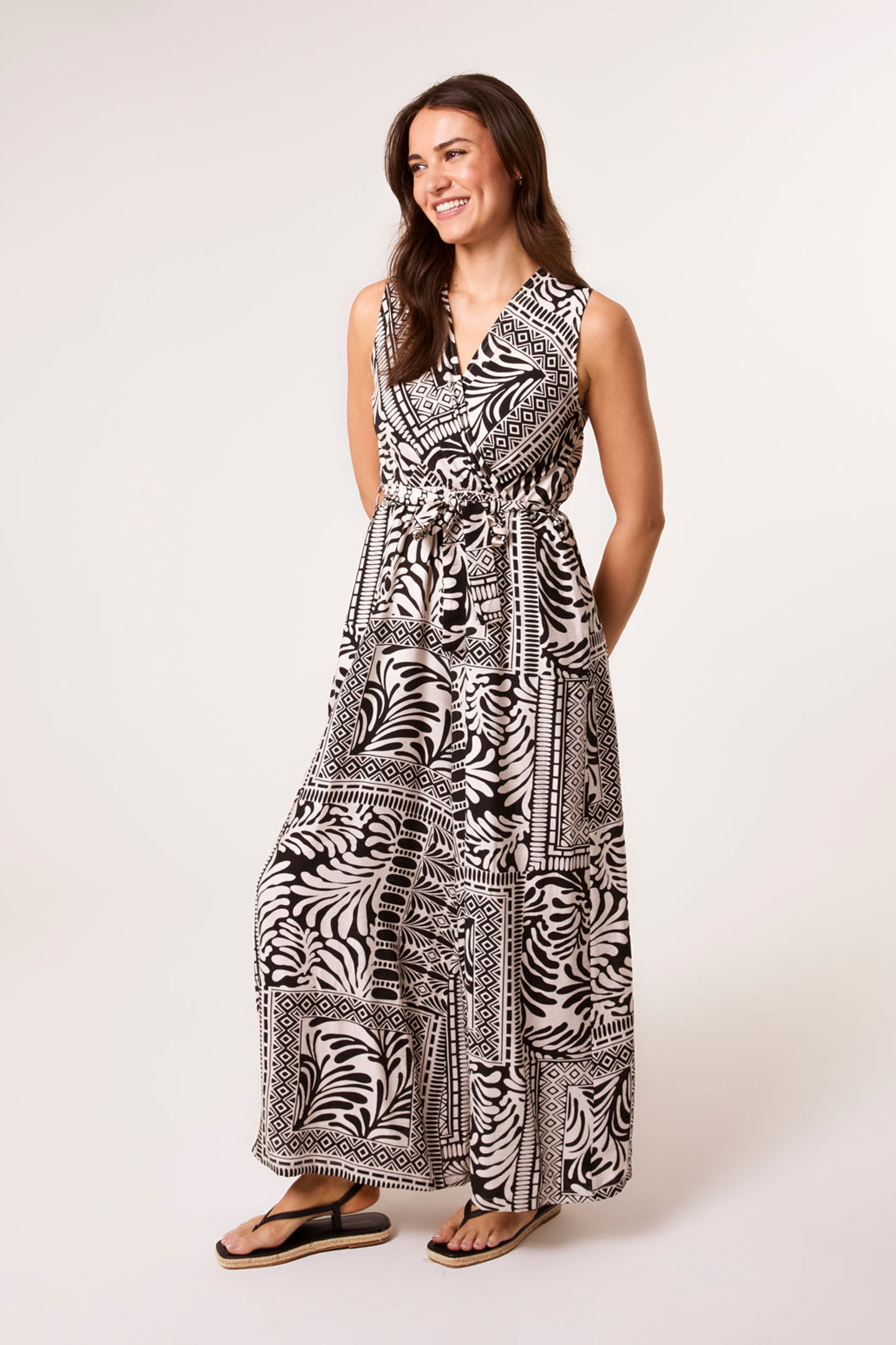 Blue Vanilla Black Sleeveless Leaf Print Jumpsuit