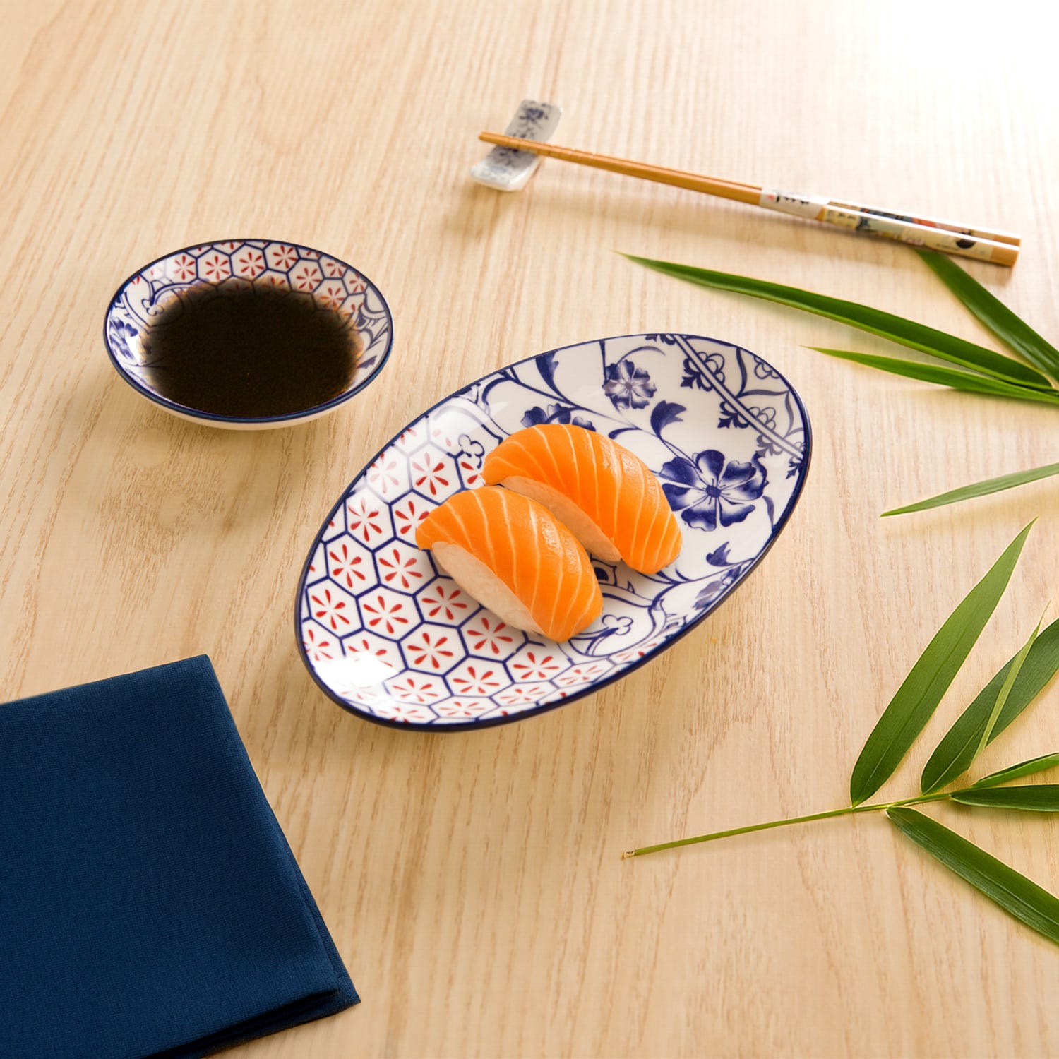 Set sushi 3 pezzi con decori blu e rossi Sushiko
