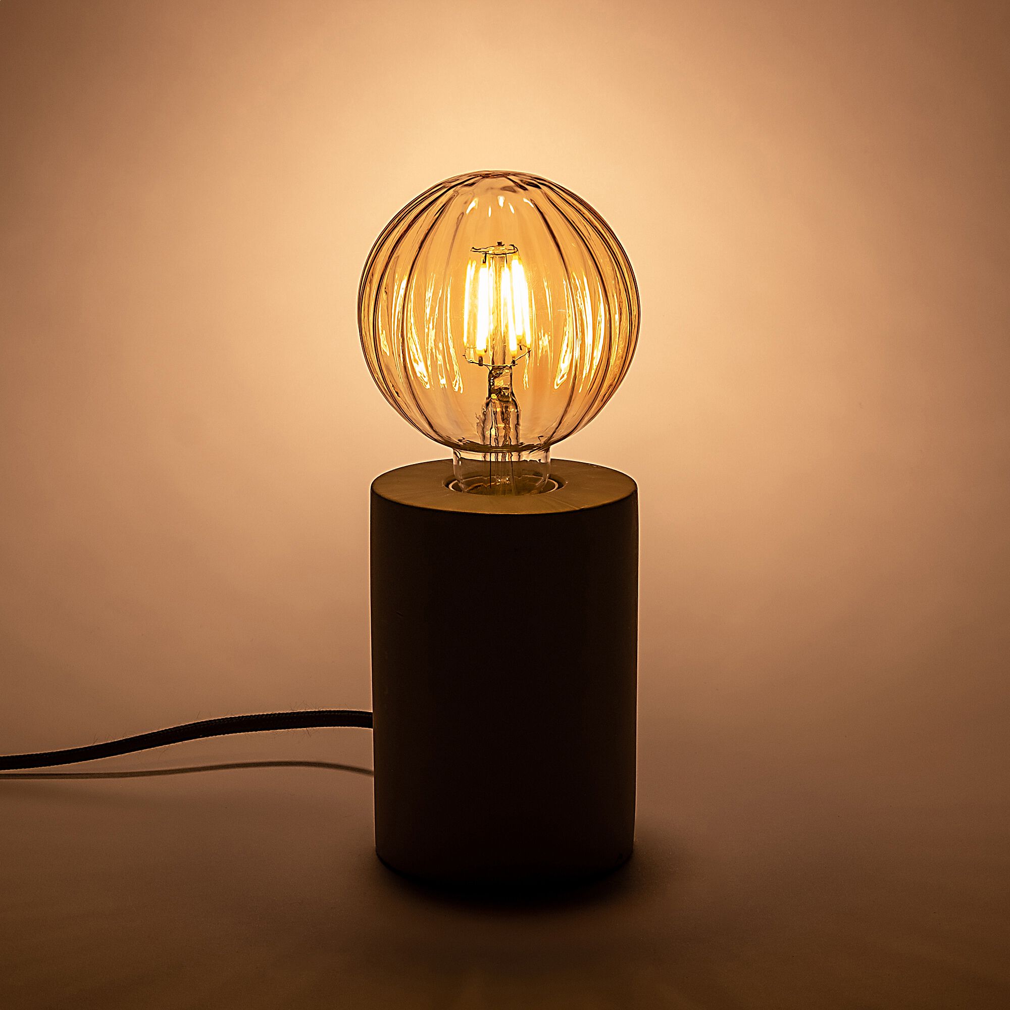AMPOULE - Ampoule LED déco à filament globe lumière chaude 6W - ambre D9,5cm