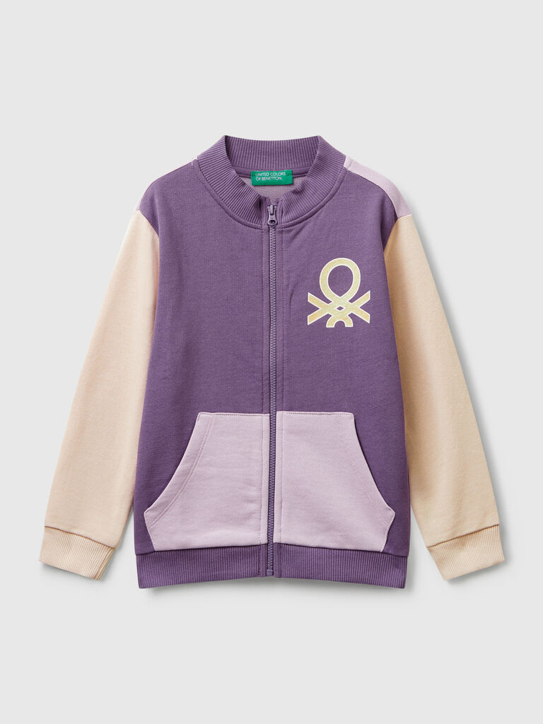 Hoodie with glittery print