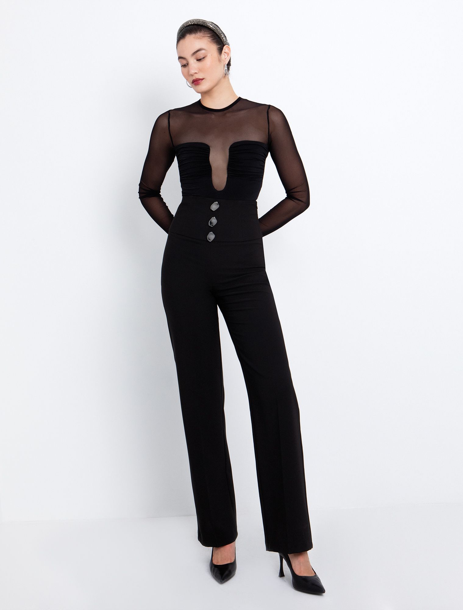 Κορμάκι με διαφάνεια σε συνδυασμό