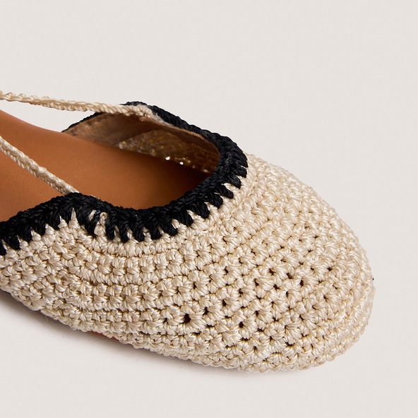 Ballerines à lacetsen crochet beige et noir | WULLY