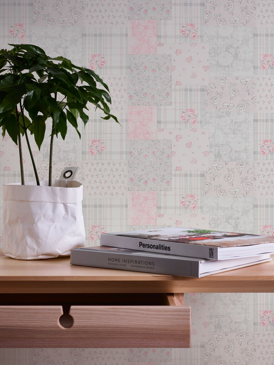 Livingwalls behang bloemmotief grijs, rood en wit - 53 cm x 10.05 m - AS-390663