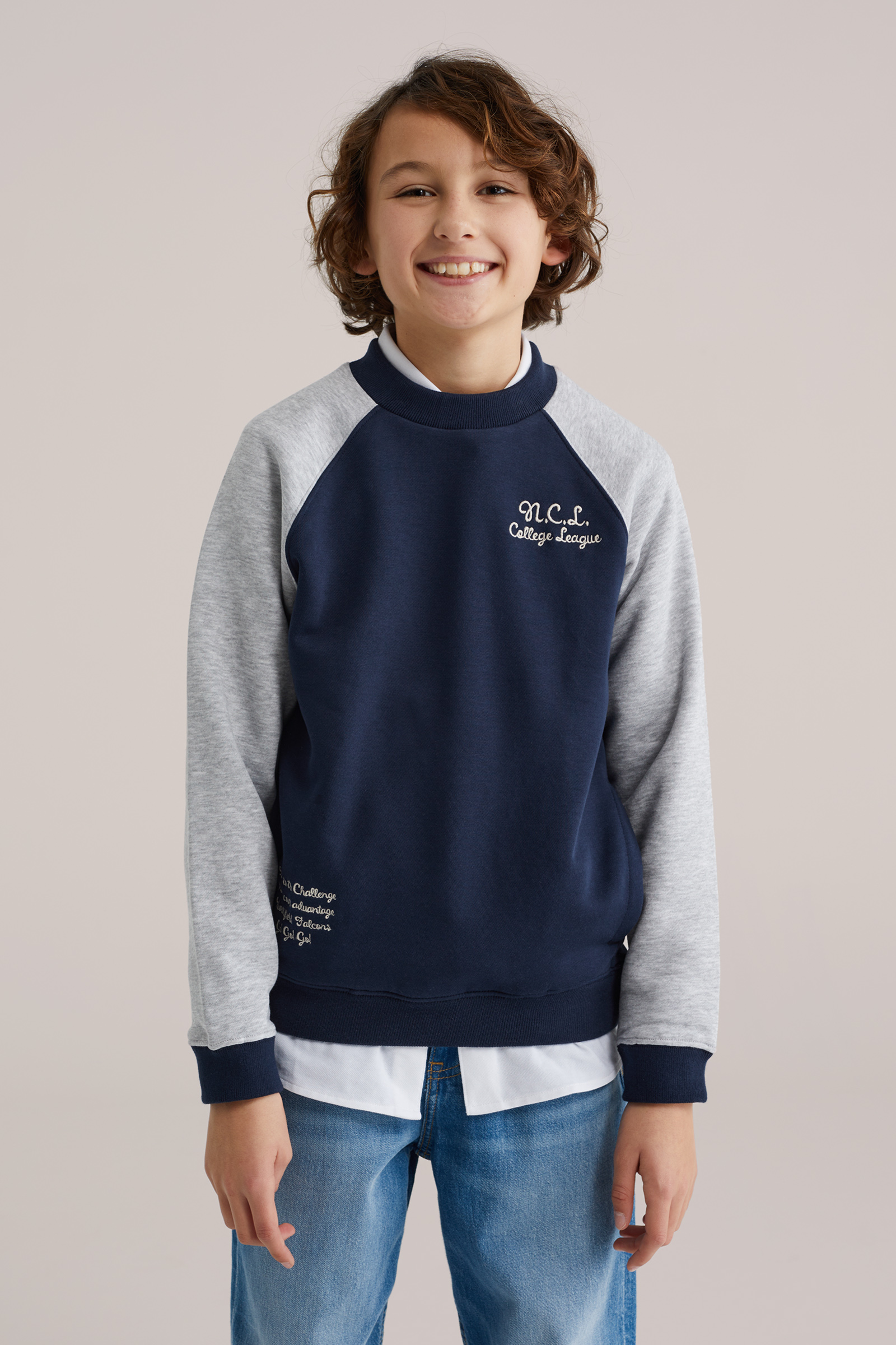 Jongens sweater met embroideries