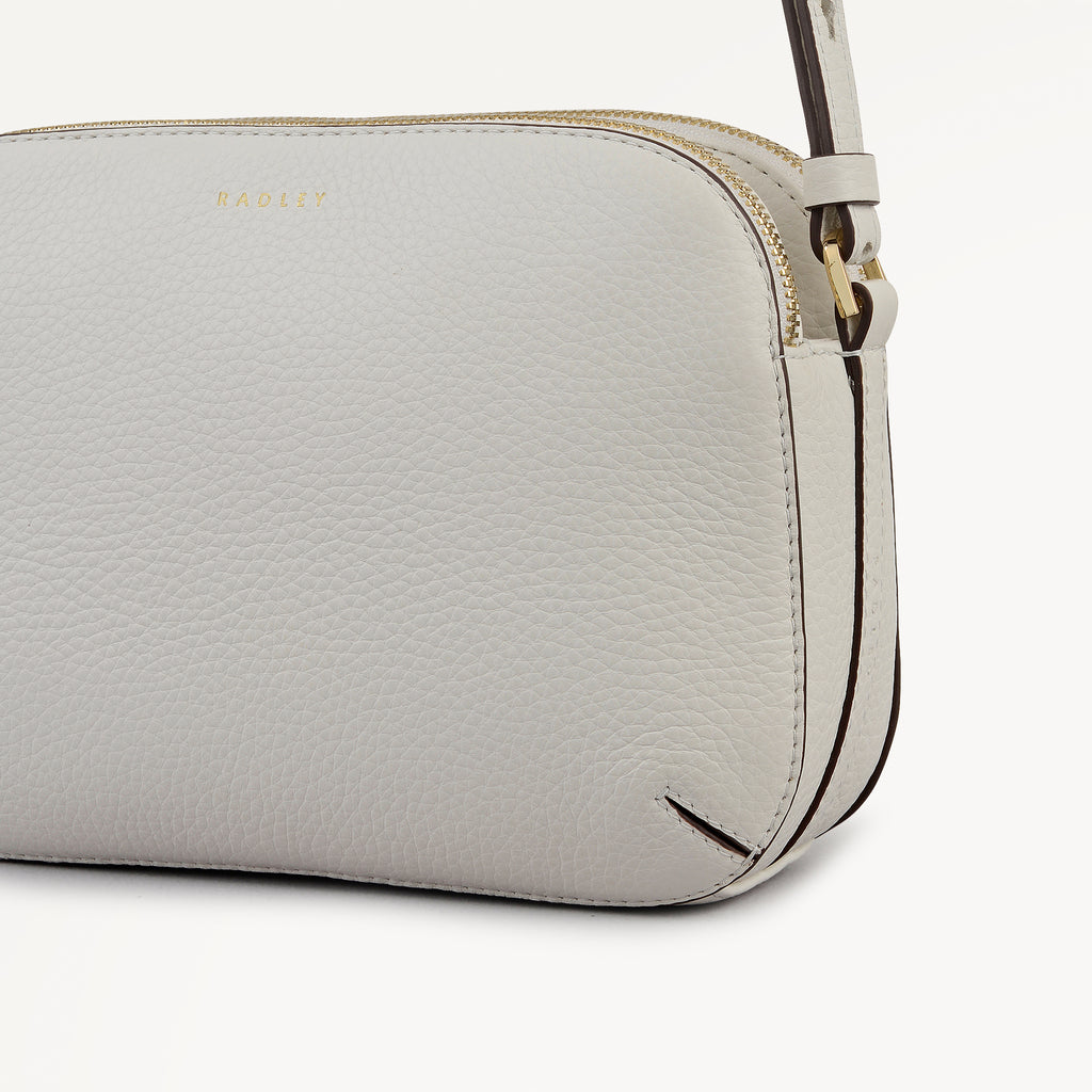 Dukes Place - Medium Ziptop Cross Body