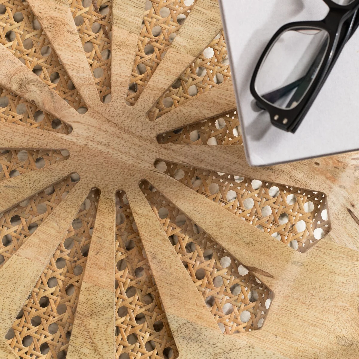 SAFAVIEH Emmanouela Round Natural Wood And Glass Coffee Table - 29 x 29 x 13.6 - 29Wx29Dx14H