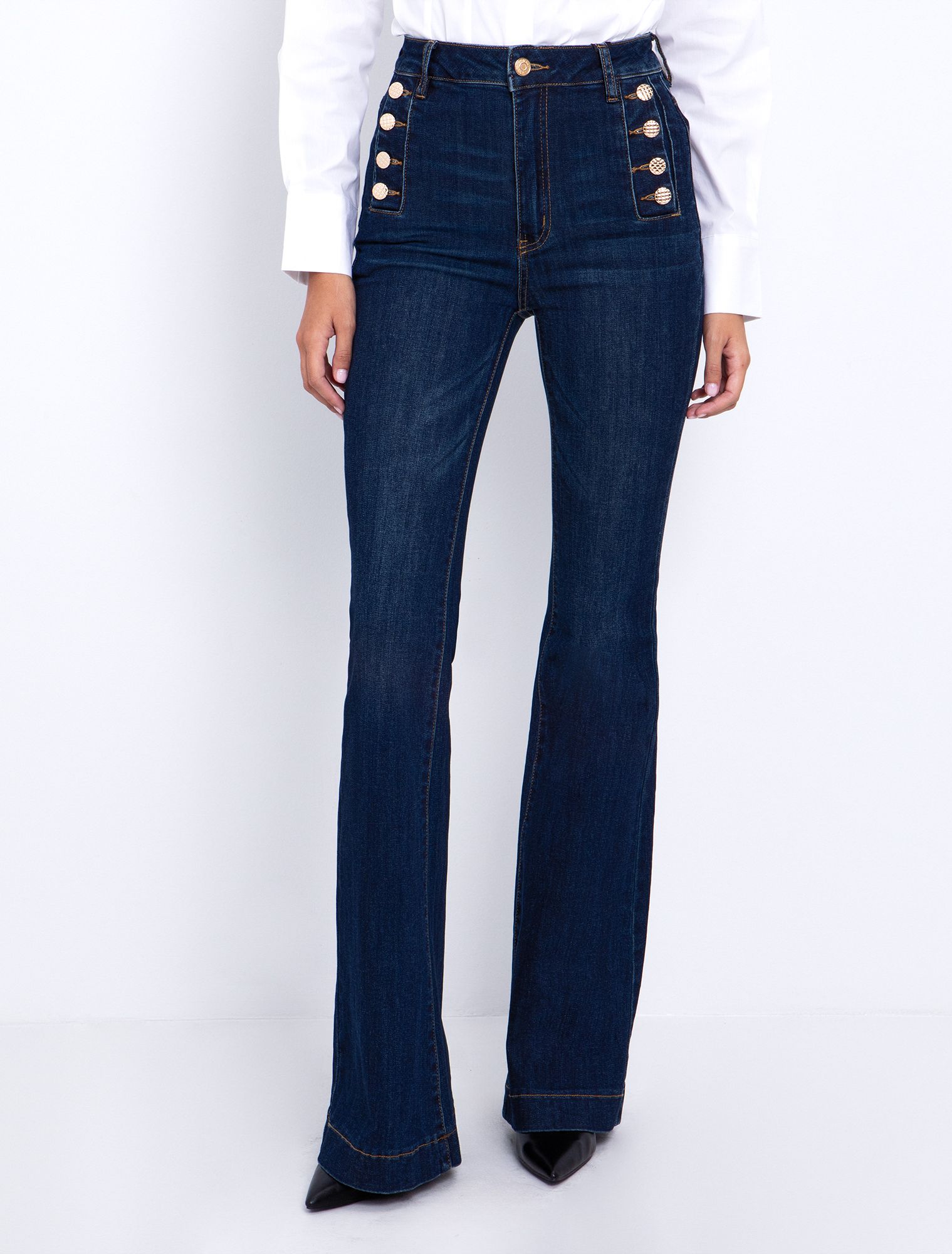 Flare τζιν με gold κουμπιά