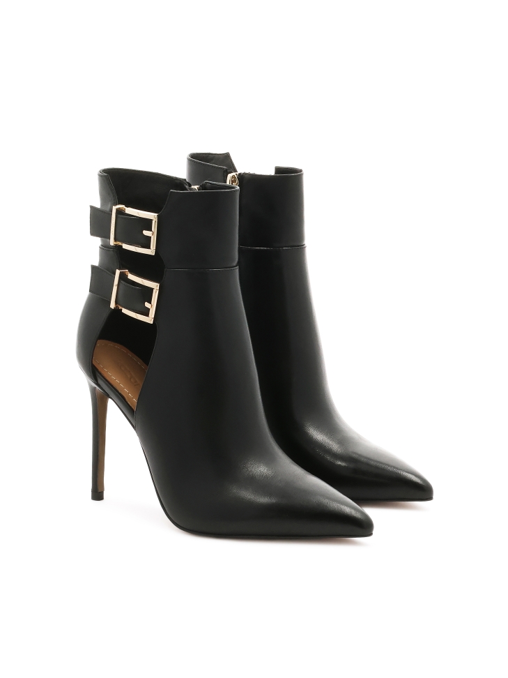 Leather boots with cut-out upper