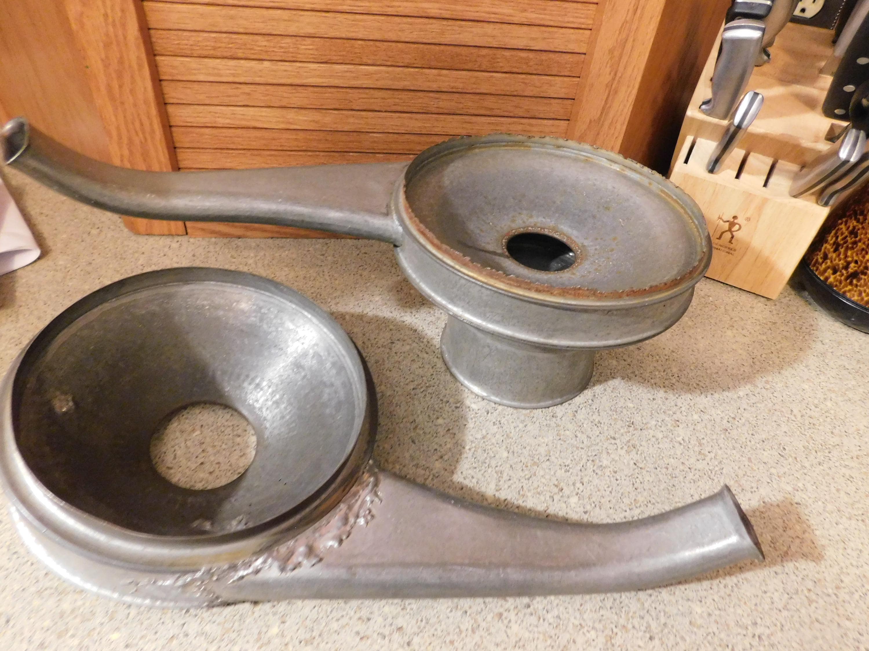 26-1037 Antique Delaval Cream Separator Farm Milk Drain Bowl Spouts Metal Parts