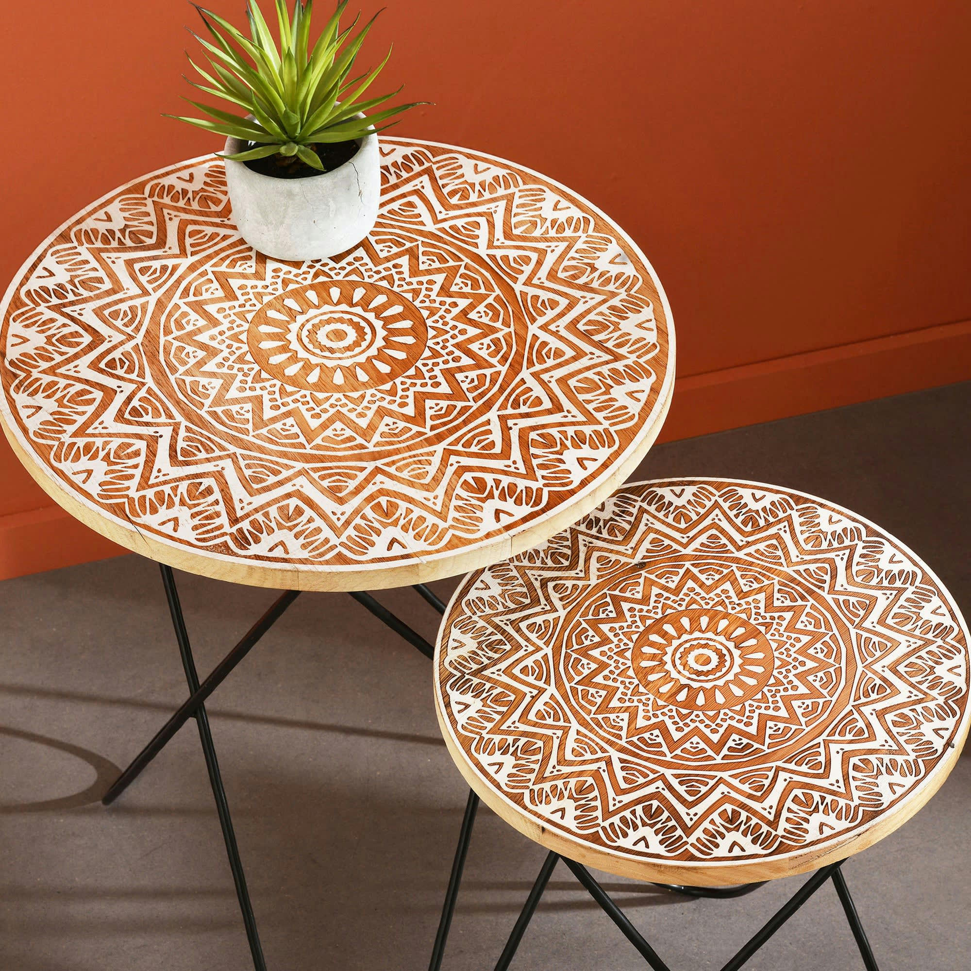 LISCIA - Table d'appoint en bois beige et métal noir