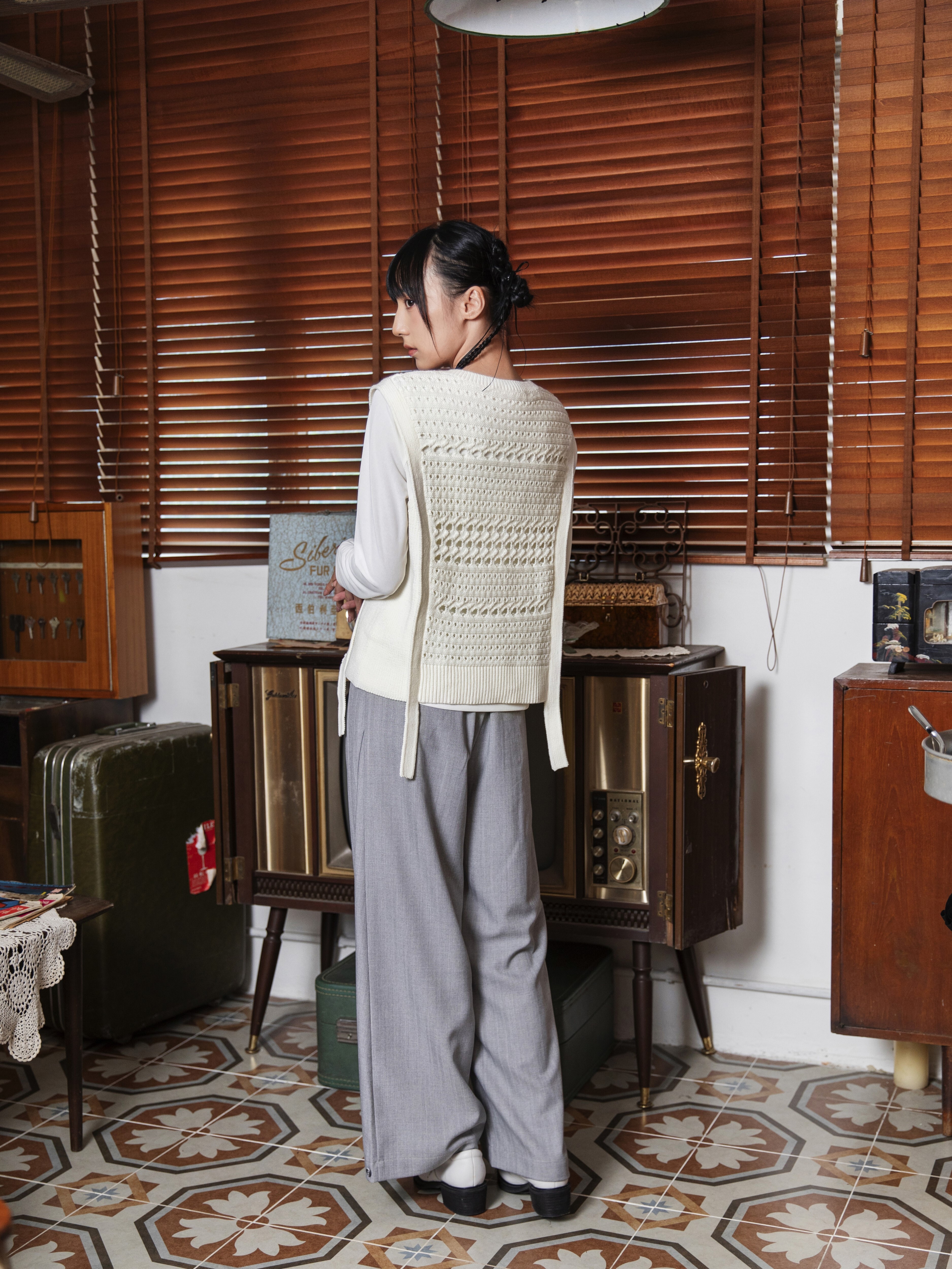 Eyelet Knit Vest - 25WDT298X