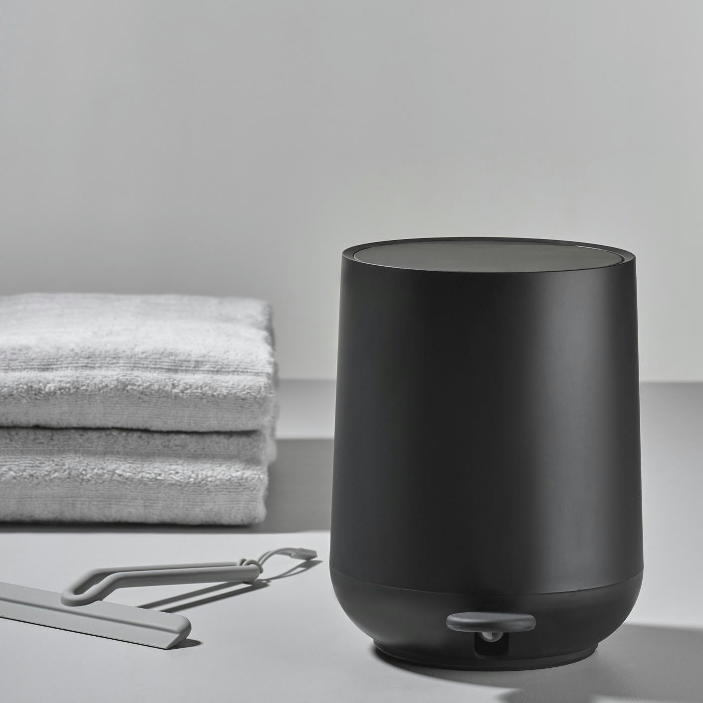 NOVA - Poubelle à pédale medium 5L