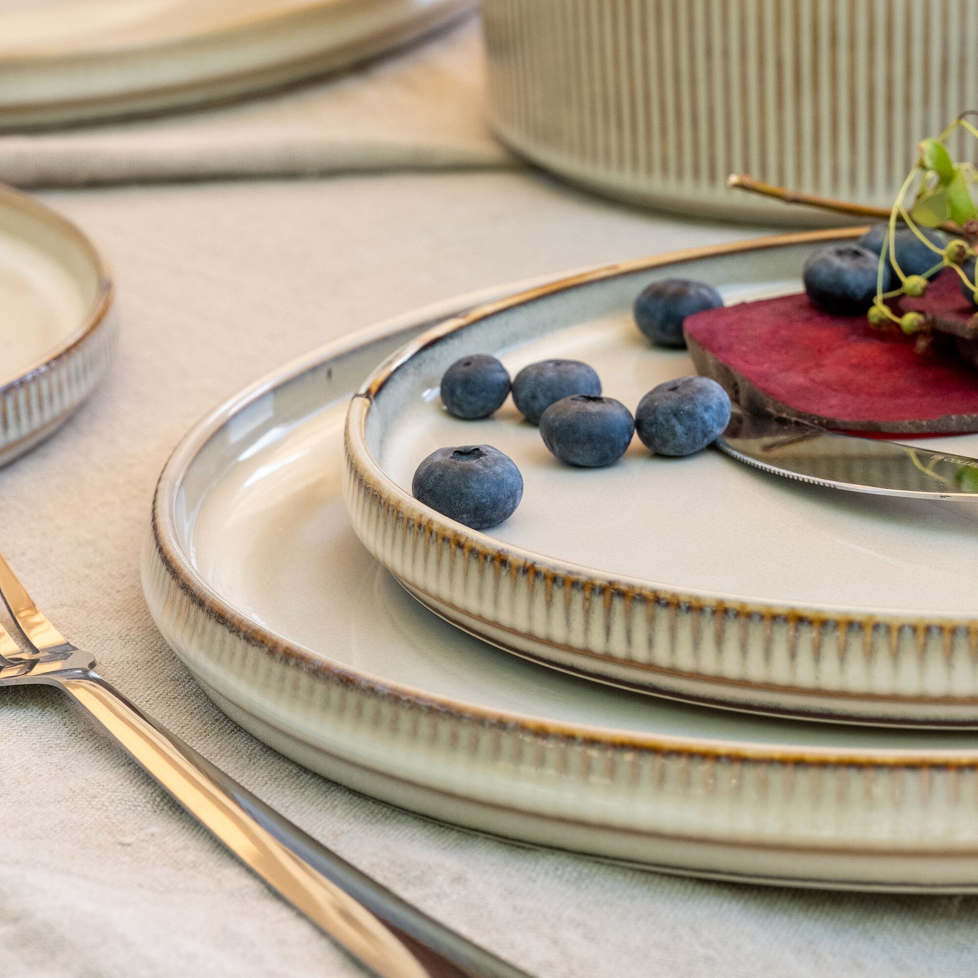 STRIE - Assiette à dessert en grès D21,3cm - beige