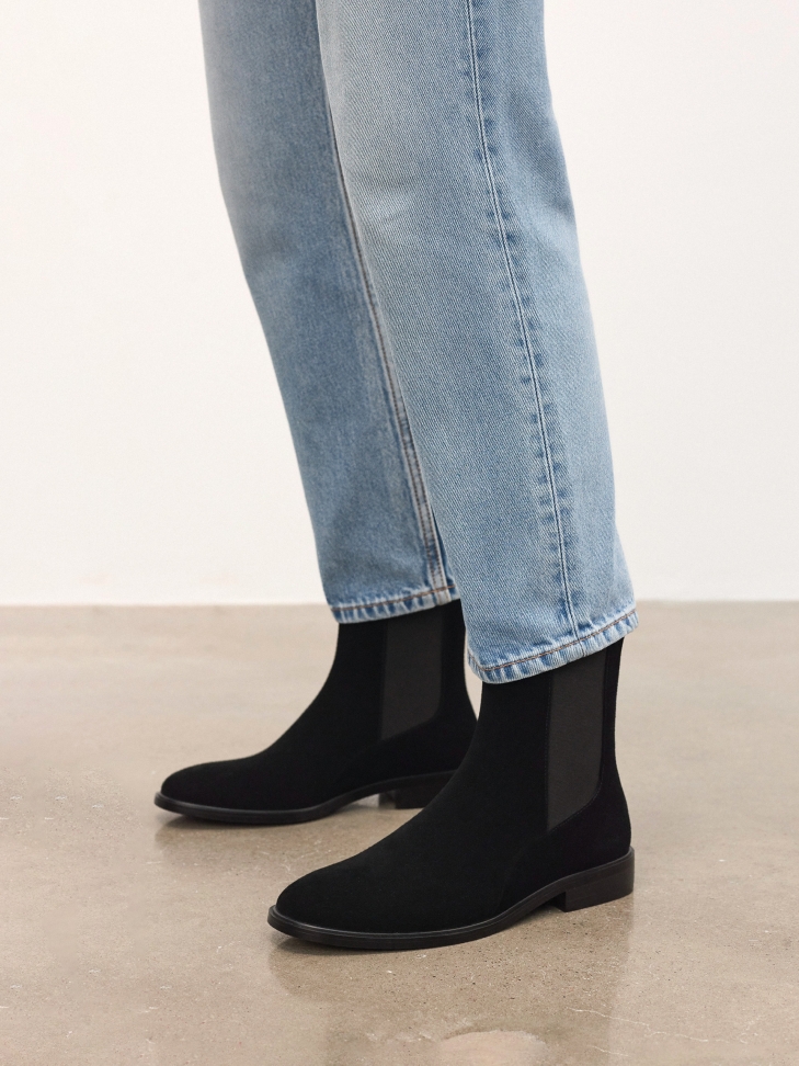 Black suede Chelsea boots