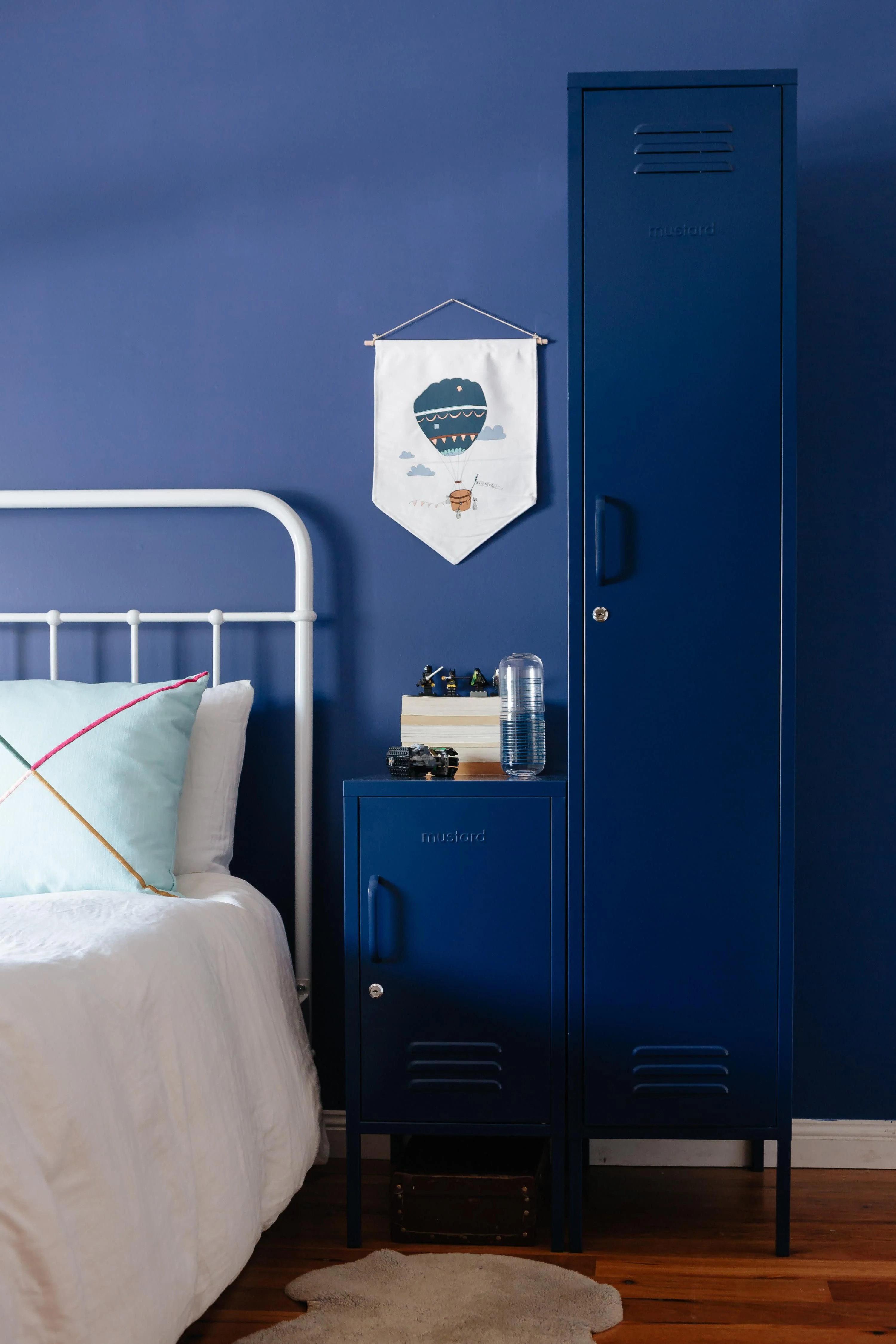 Kleiner Kleiderschrank The Skinny