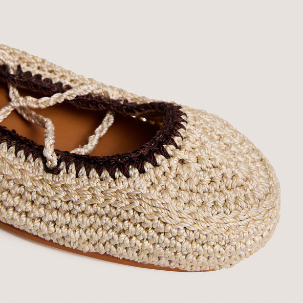 Ballerines à lacetsen crochet beige et marron foncé | WETOV