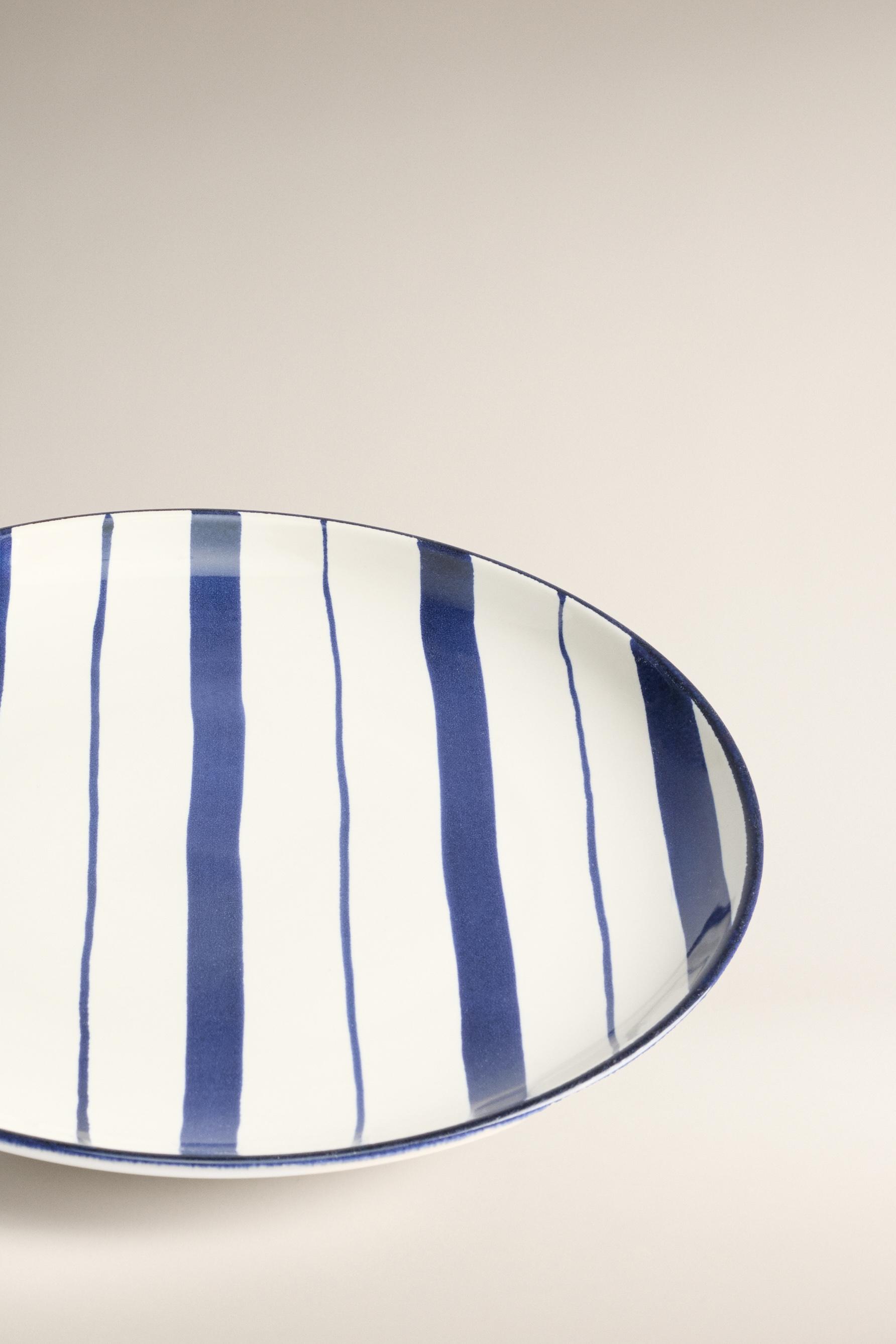 Plato llano rayas azules 27 cm