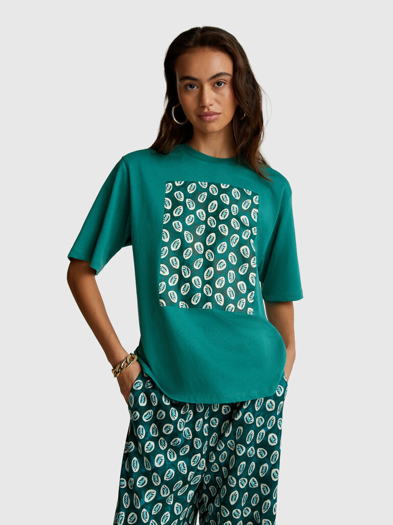 T-shirt with bandana print