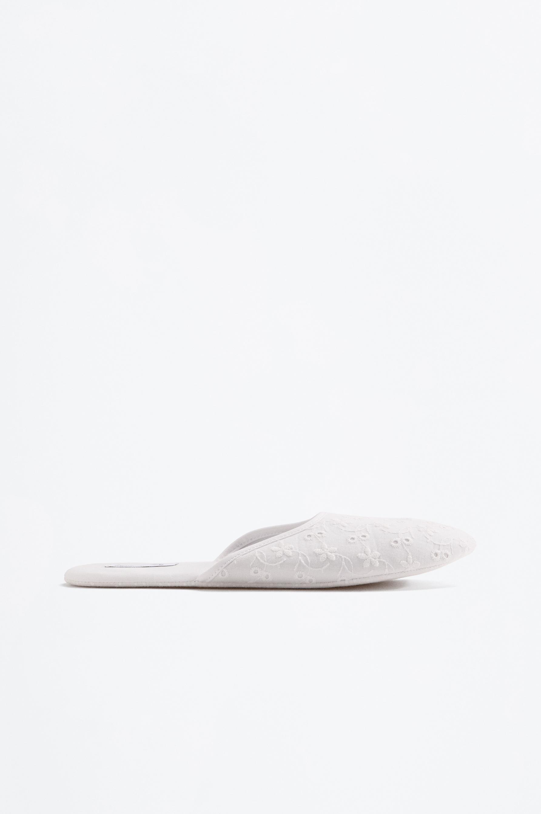 ZAPATILLA DE CASA