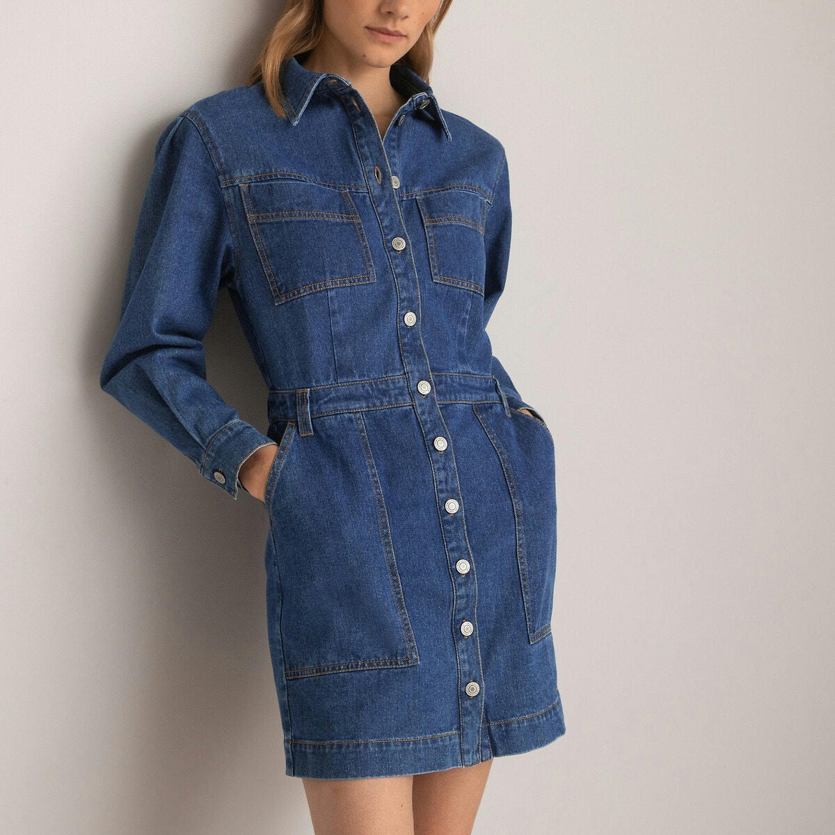 Robe en denim courte, manches longues