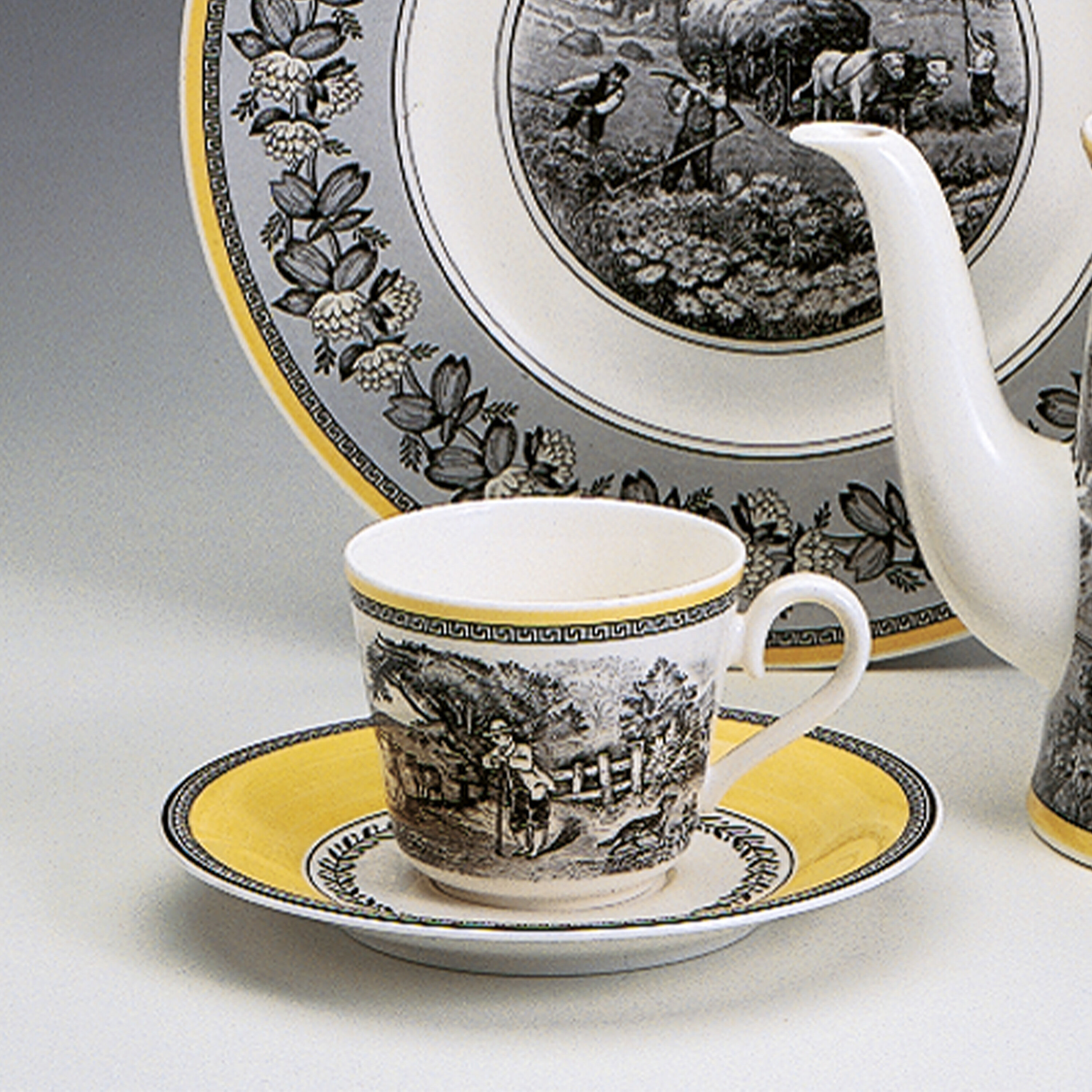 Audun Coffee cup saucer - Multi-colored, 6.6'', Premium Porcelain