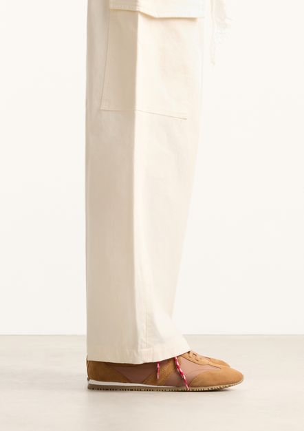 Cognac sneakers met dubbele veters
