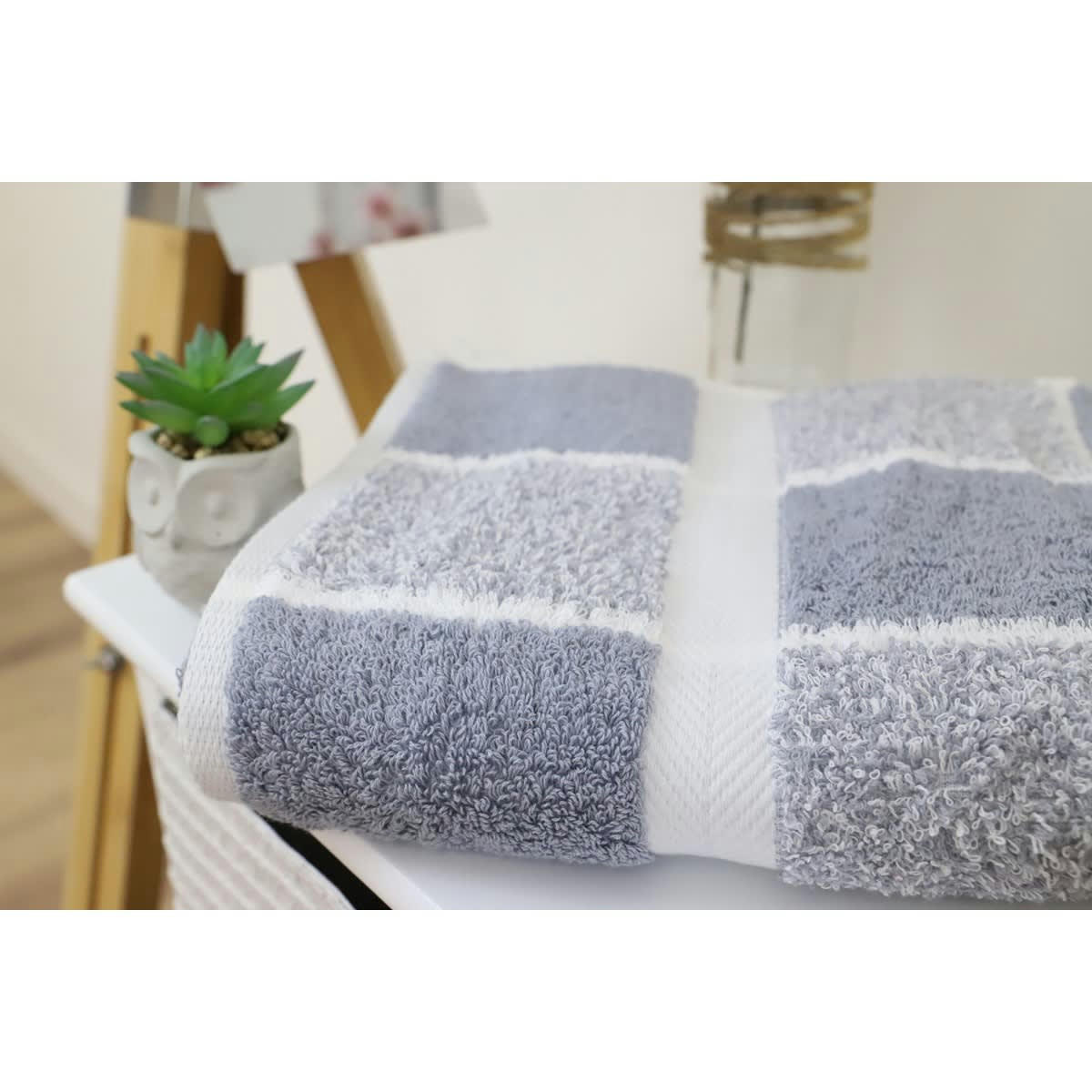 CELESTE 50X100 - Serviette de toilette éponge carreaux en coton gris 50x100 cm