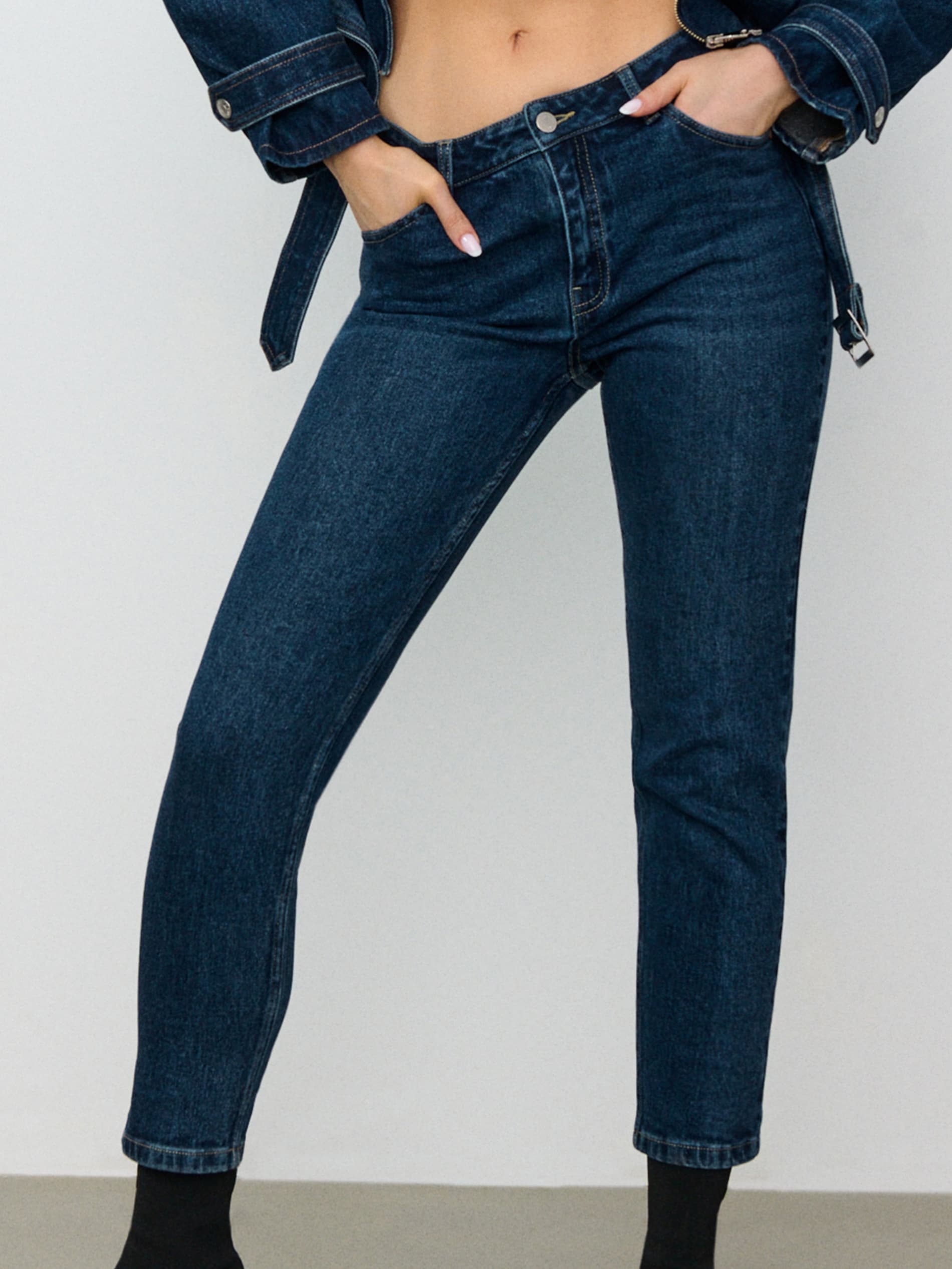 Spodnie jeansowe mom comfort fit