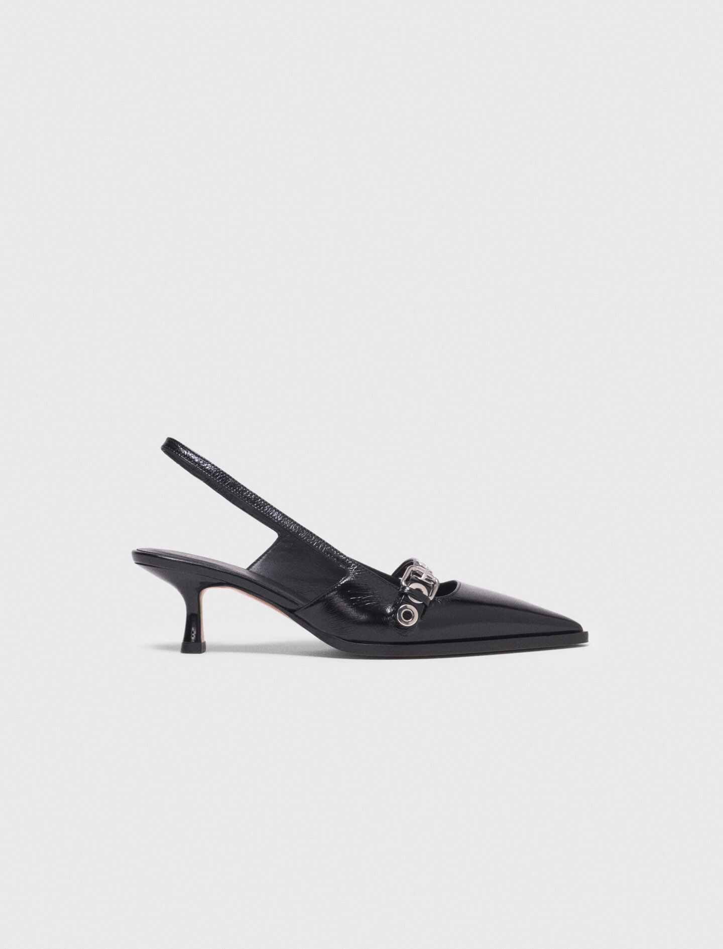 Escarpins en cuir à bride et œillets