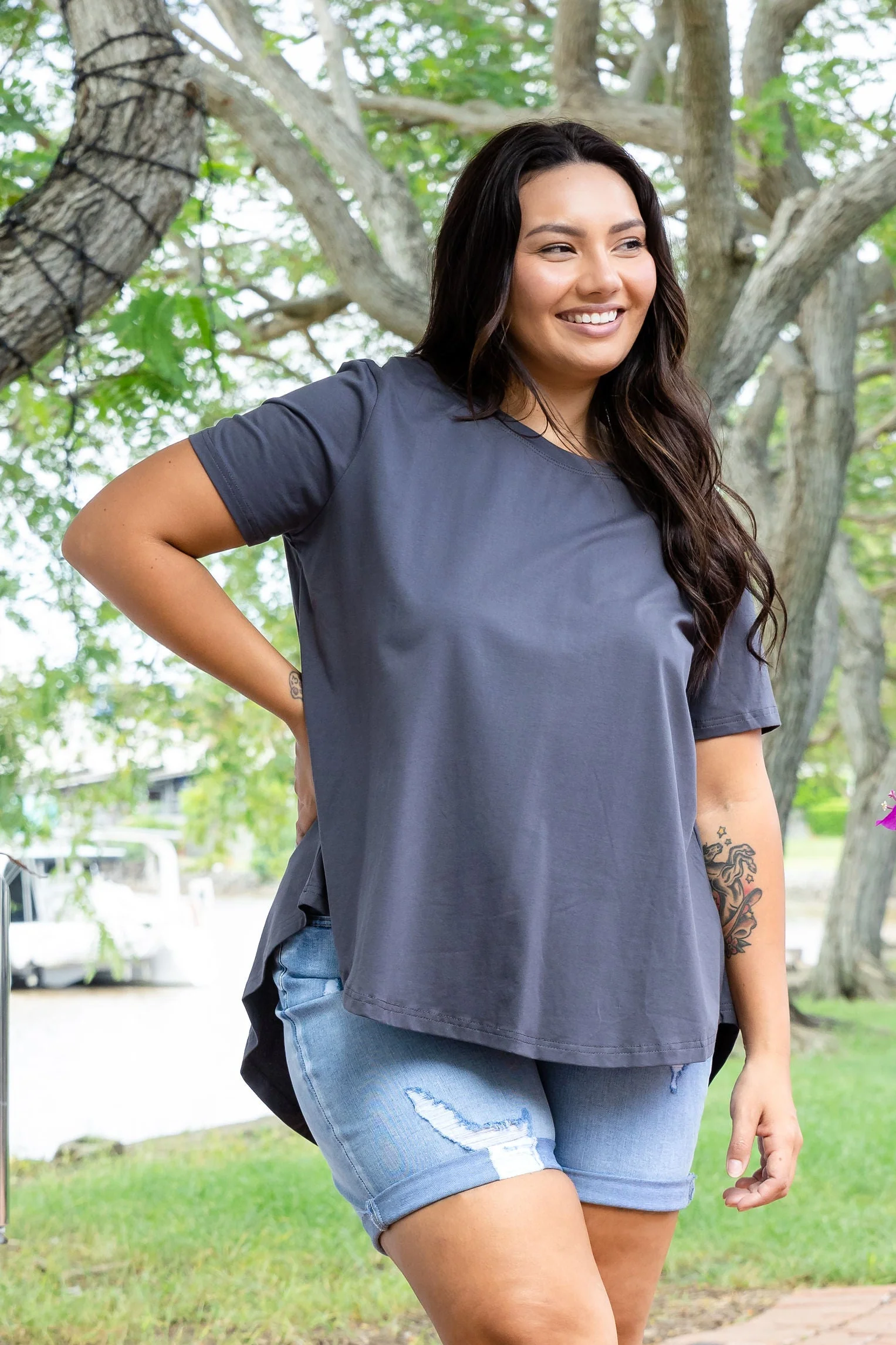 Jayden Tee in Charcoal