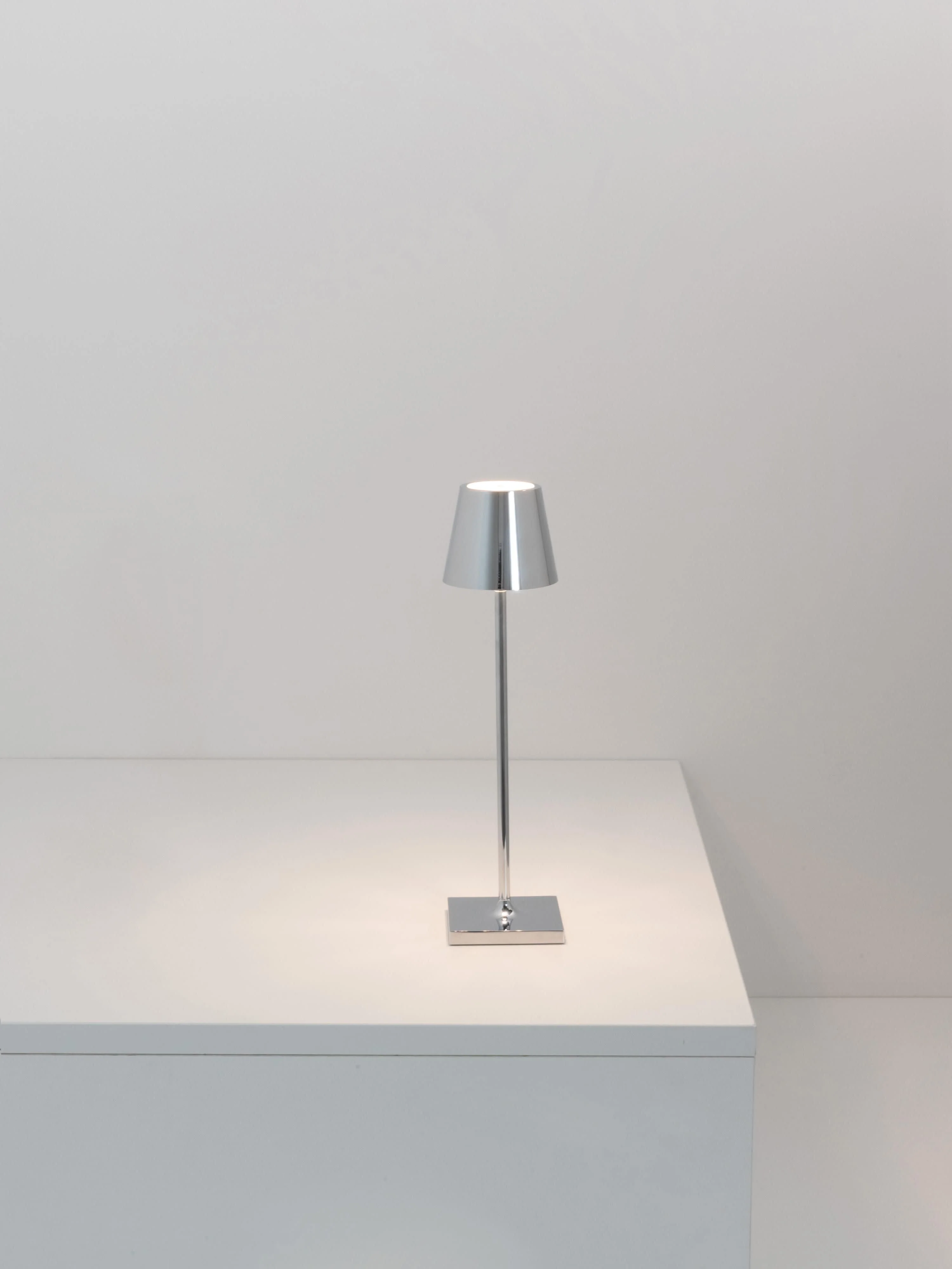 Mobile LED-Tischlampe Poldina, dimmbar