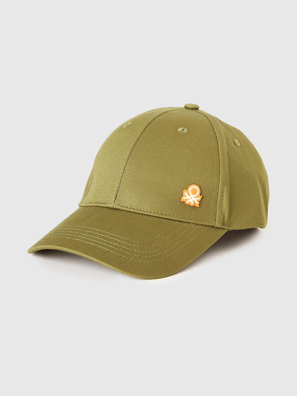 Baseball cap with logo