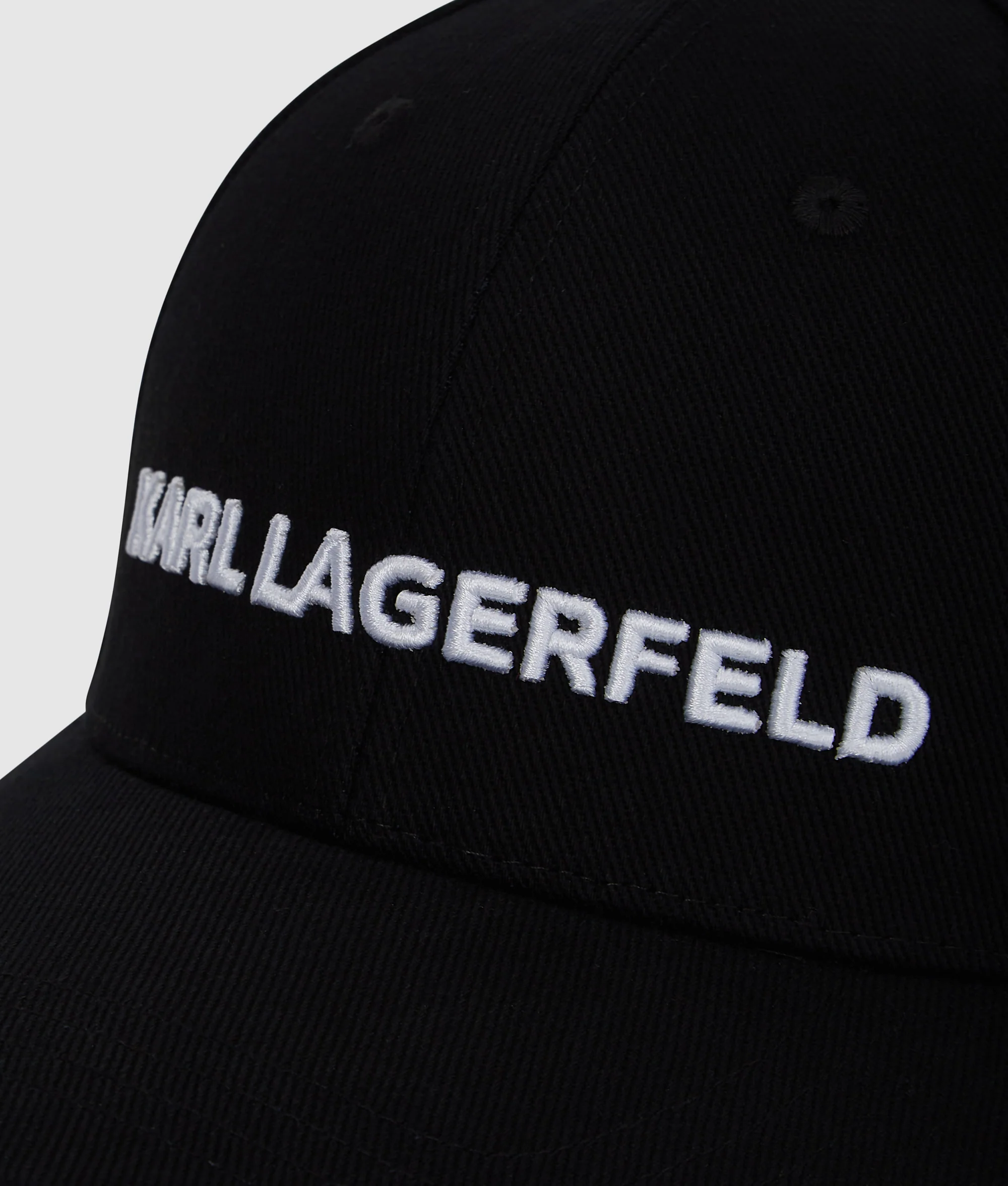 Casquette avec broderie du logo