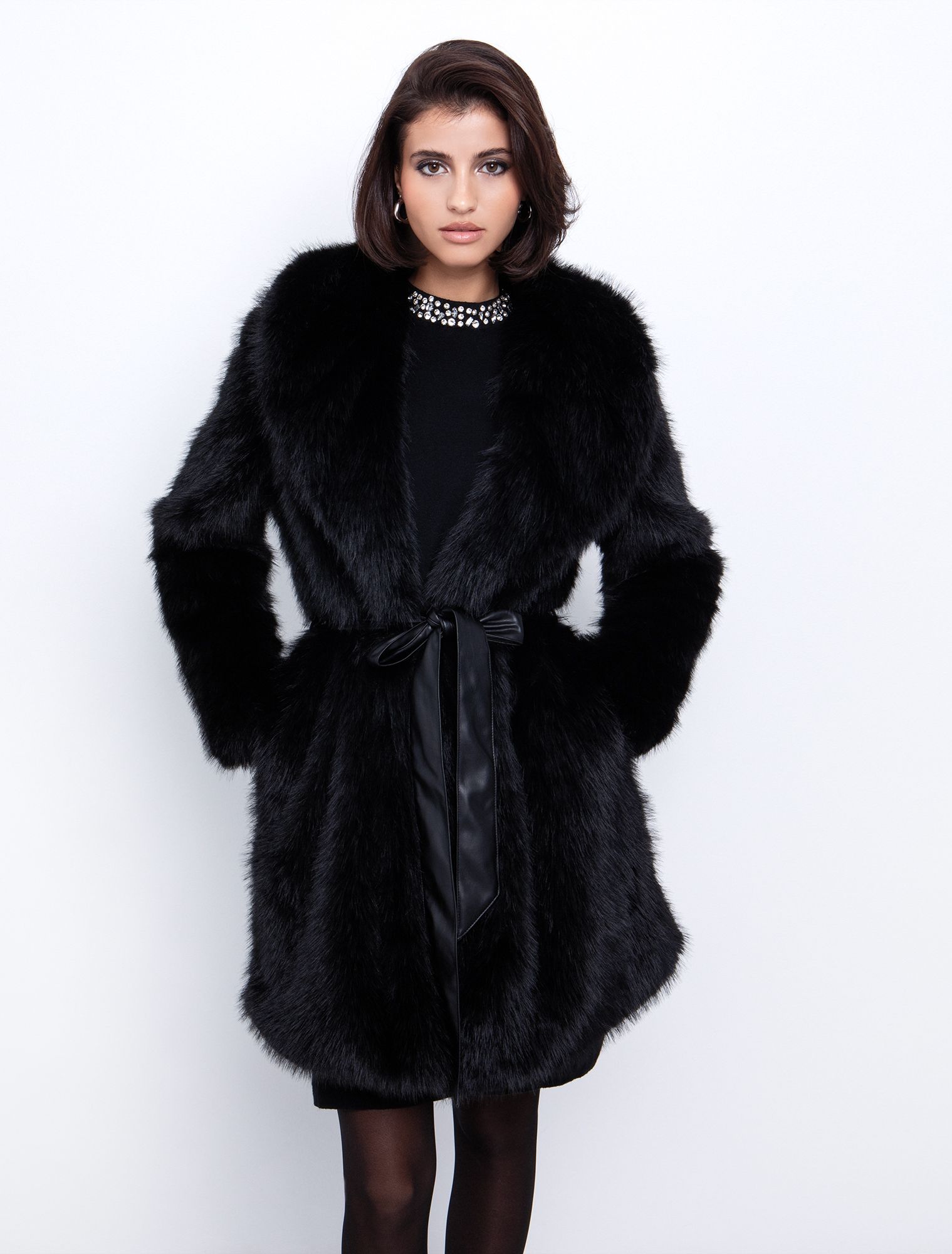 Faux γούνα με δερματίνη ζώνη