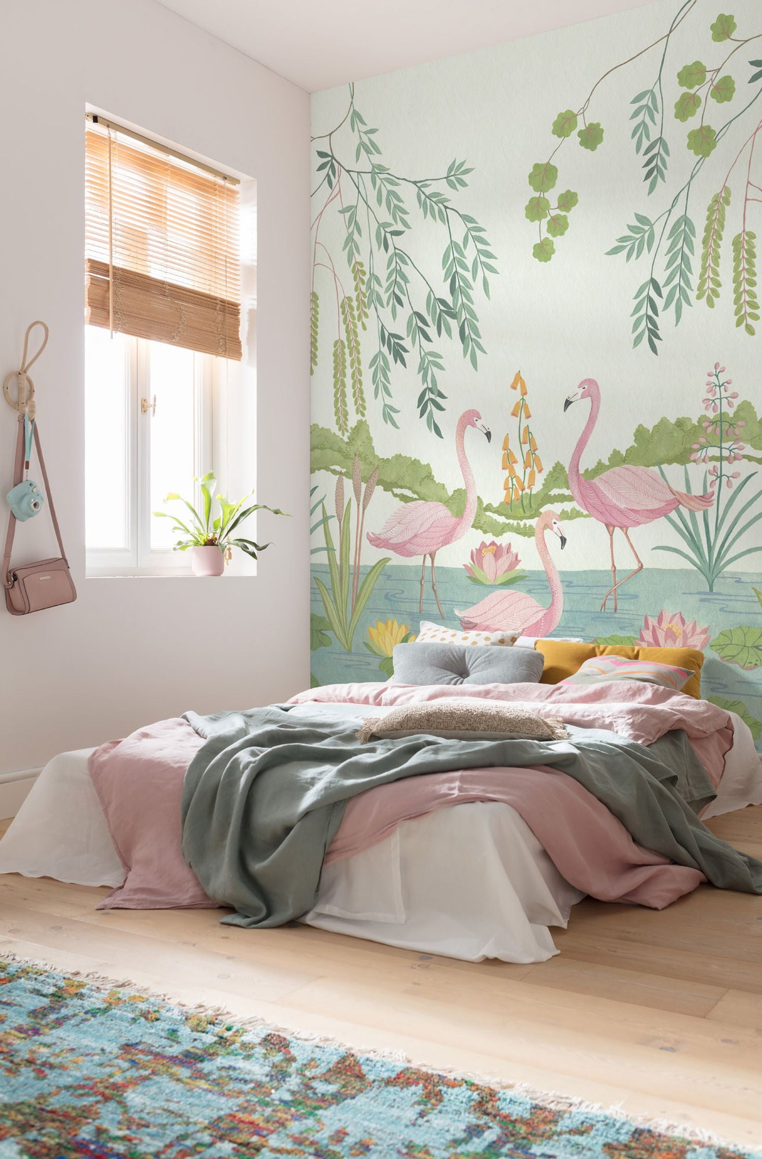 Komar fotobehang Flamingo Vibes roze, groen en blauw - 200 x 280 cm - 610840