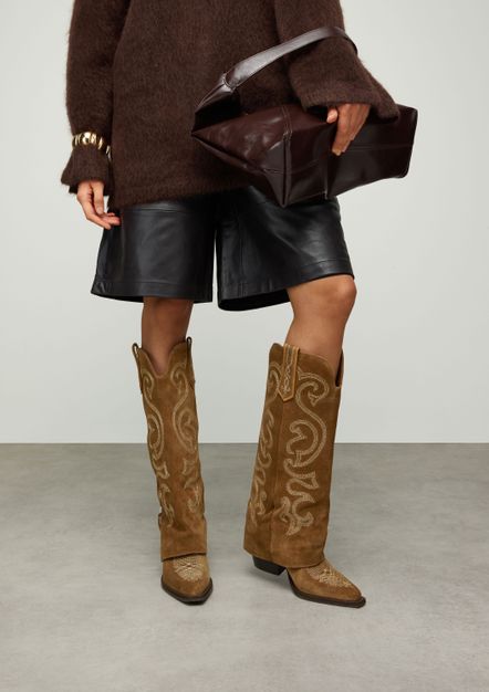 Taupe suède cowboylaarzen met witte sierstiksels