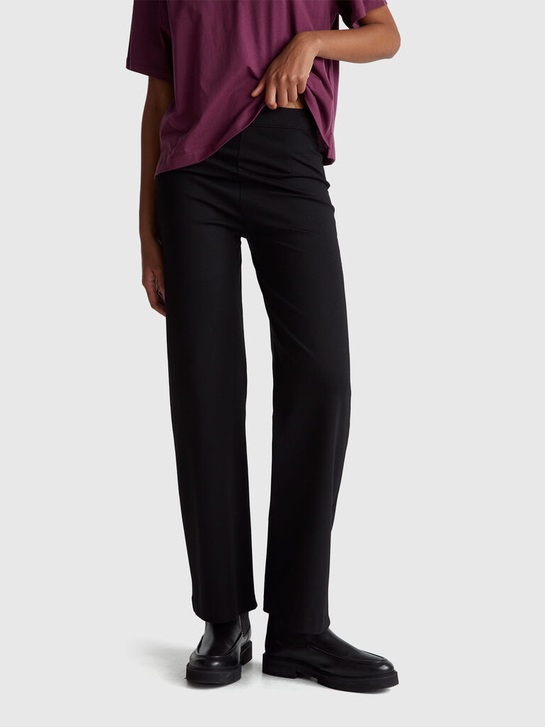 Straight cut classic trousers