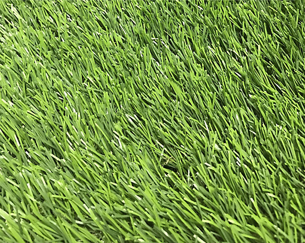 Gazon artificiel 2 x 4 m ép.37 mm (vendu au rouleau)