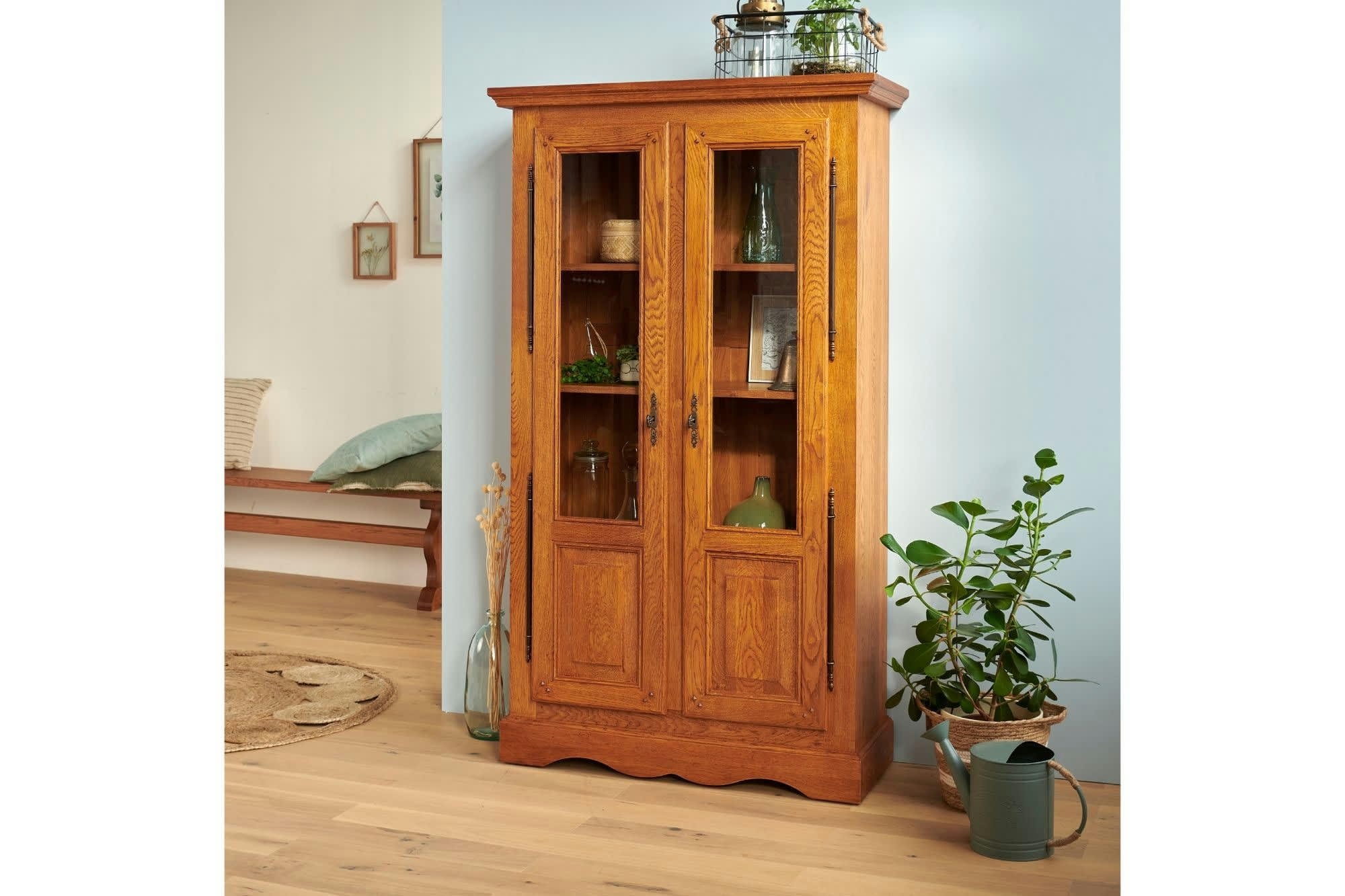 LA BRESSE - Vitrine 2 portes en chêne massif