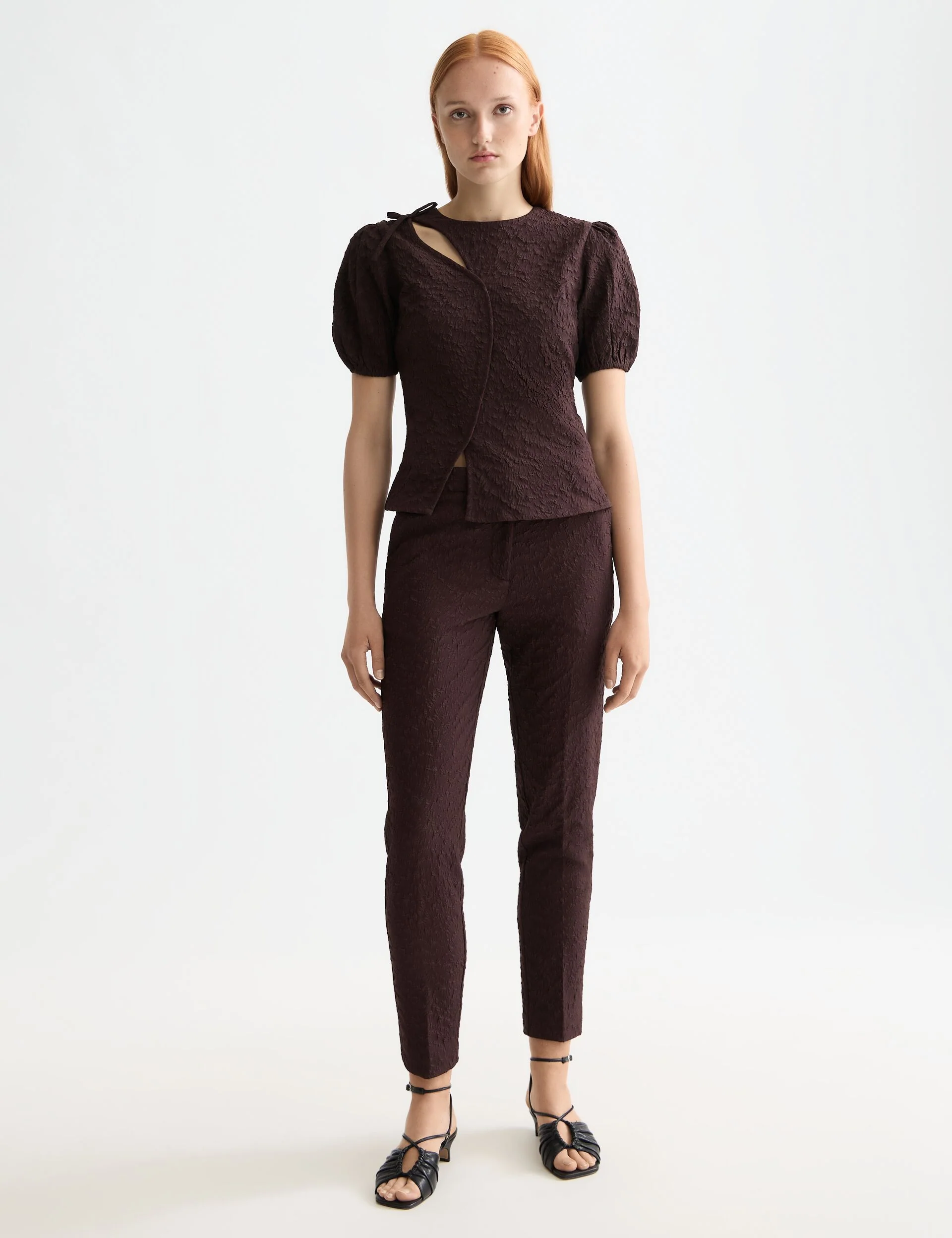 Puff sleeve textured top