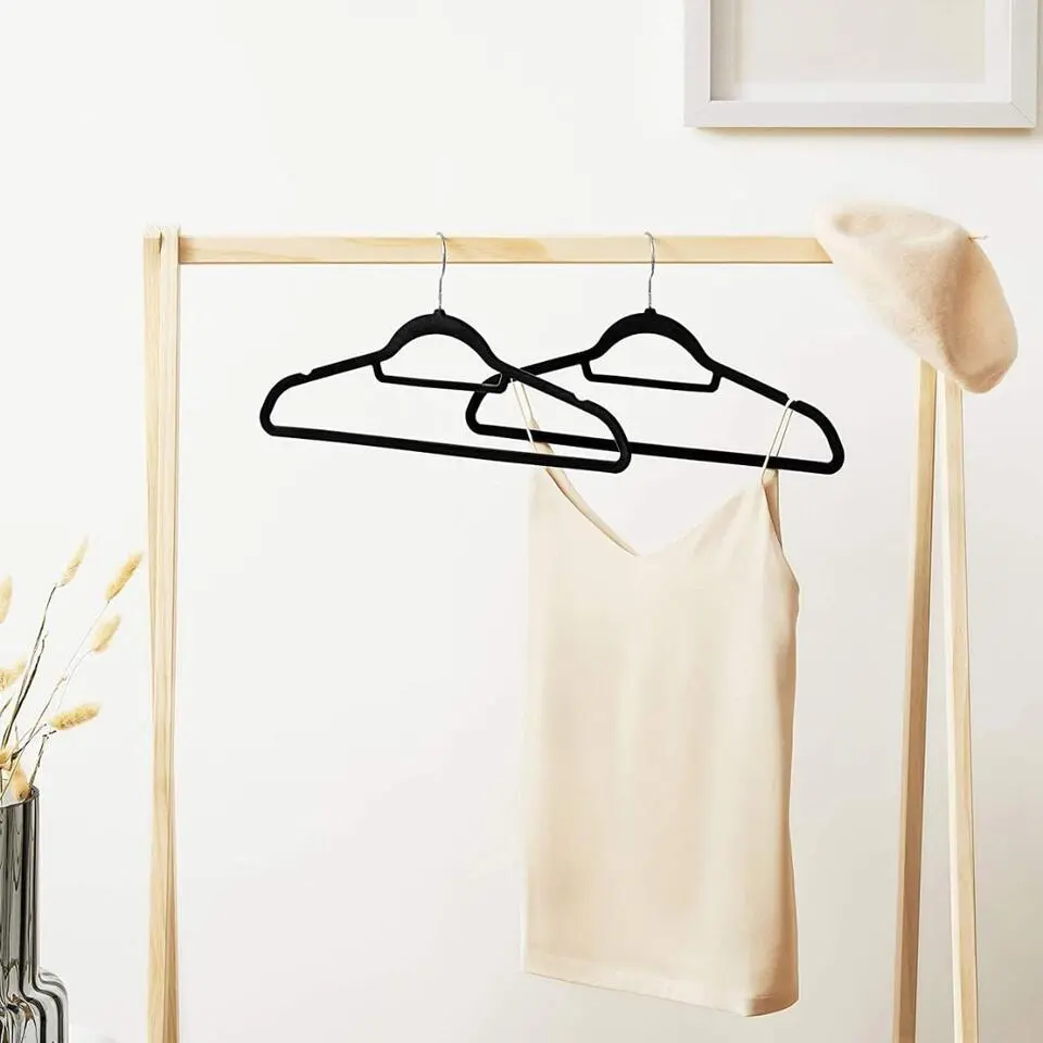 Set van 20 fluwelen hangers - Zwart - 0,6x42,7x22 cm