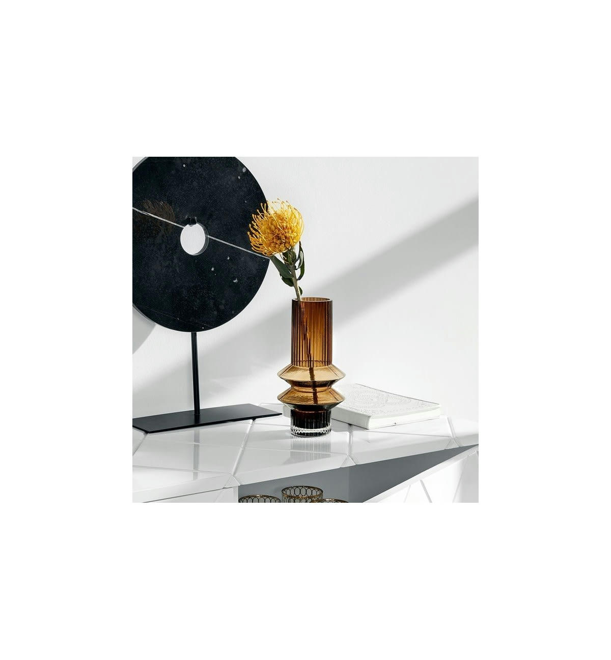 AMBRE - Vase en verre marron H21cm