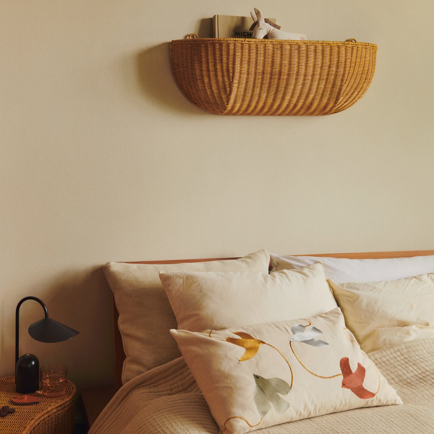 Ferm Living Swif Bird Sierkussen - 60 x 40 cm