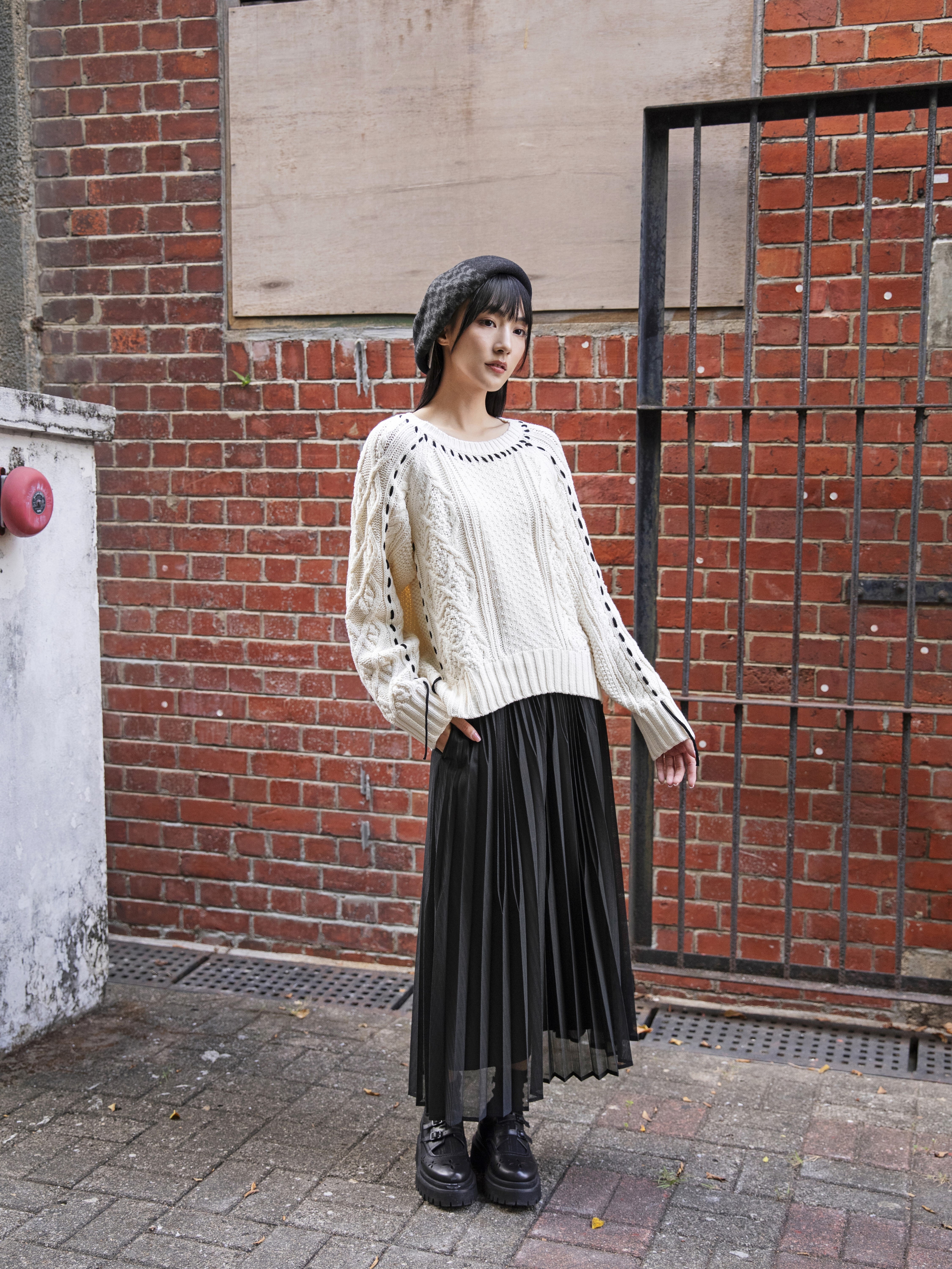Contrast Stitch Detail Sweater - 25WDT310X