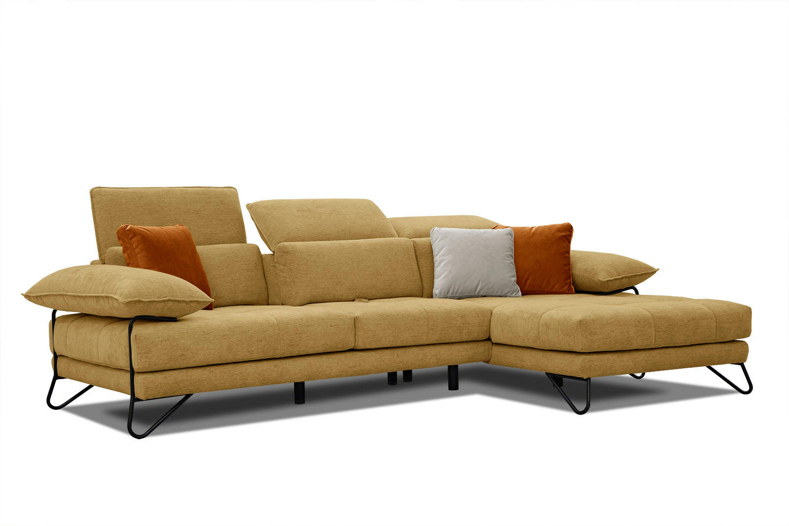 NORDEN - Canapé d'angle droit 4 places en tissu jaune avec coussins déco