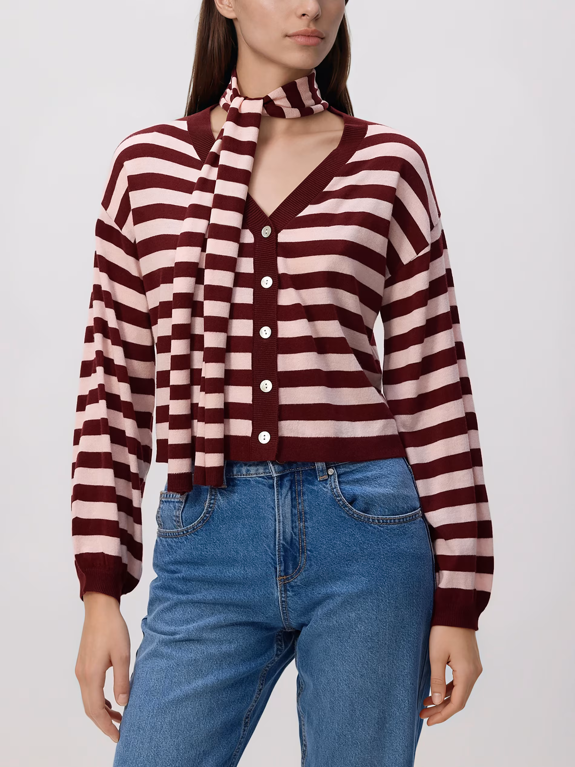 Sweter z szalem